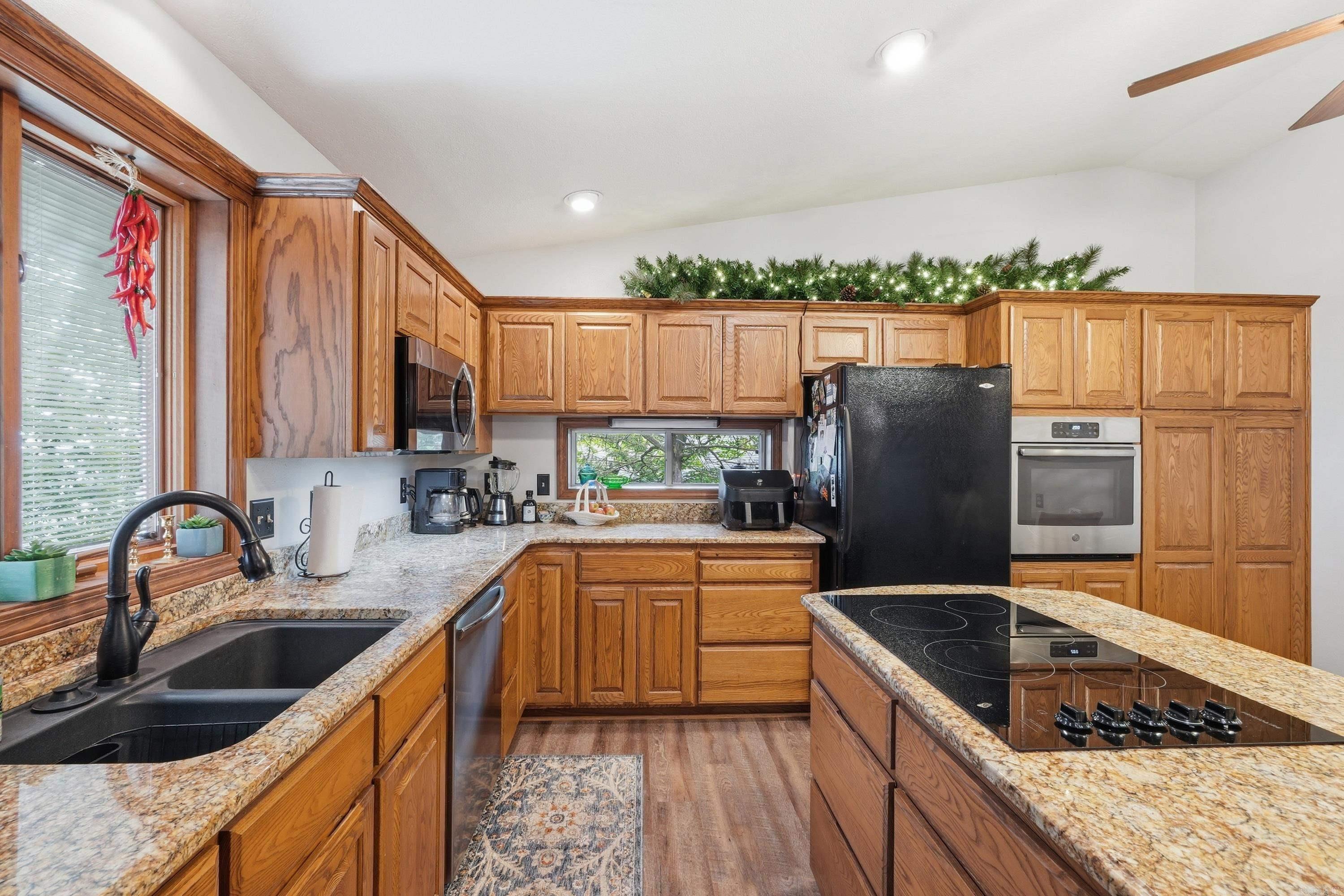 INDIAN HILLS - Residential