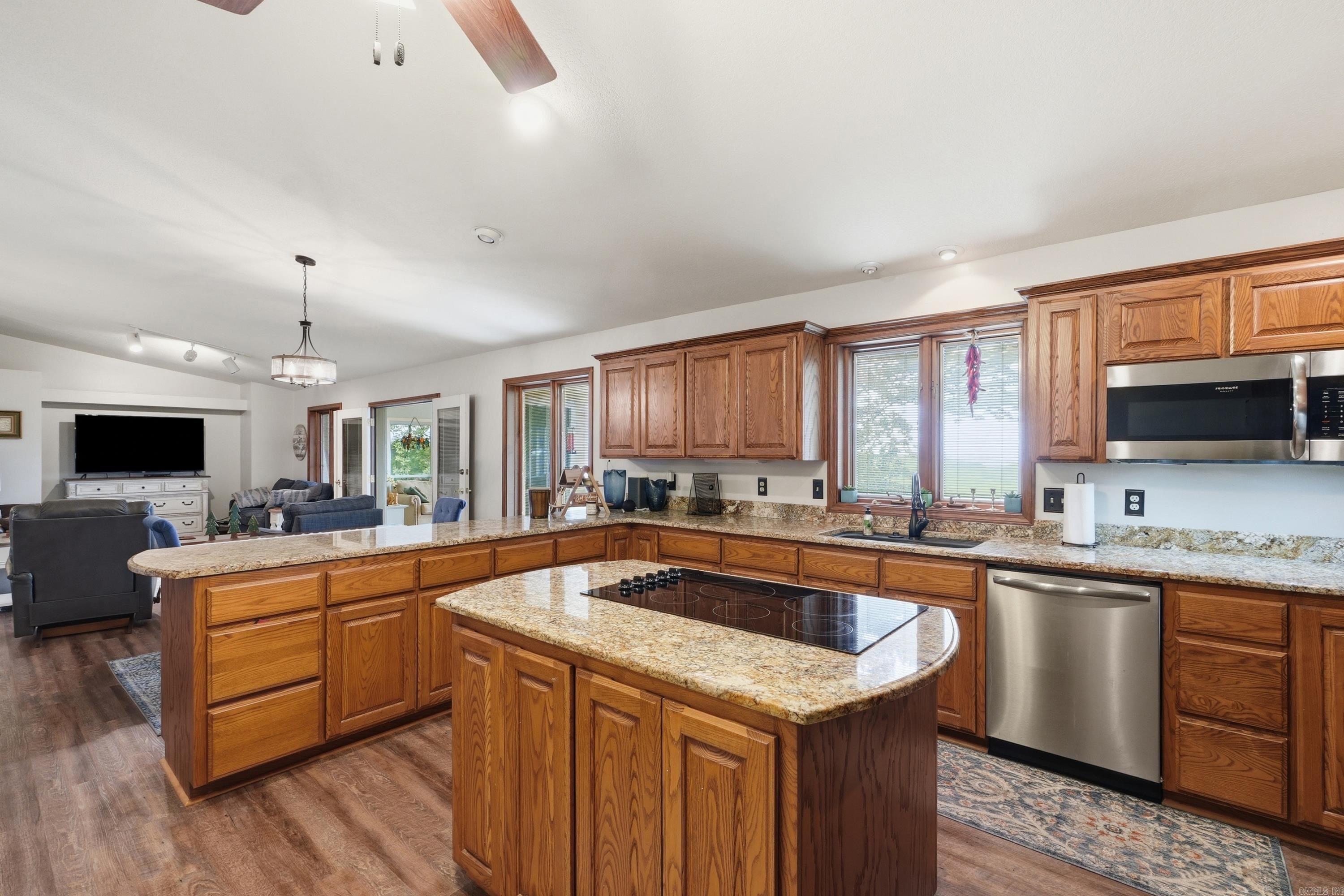 INDIAN HILLS - Residential