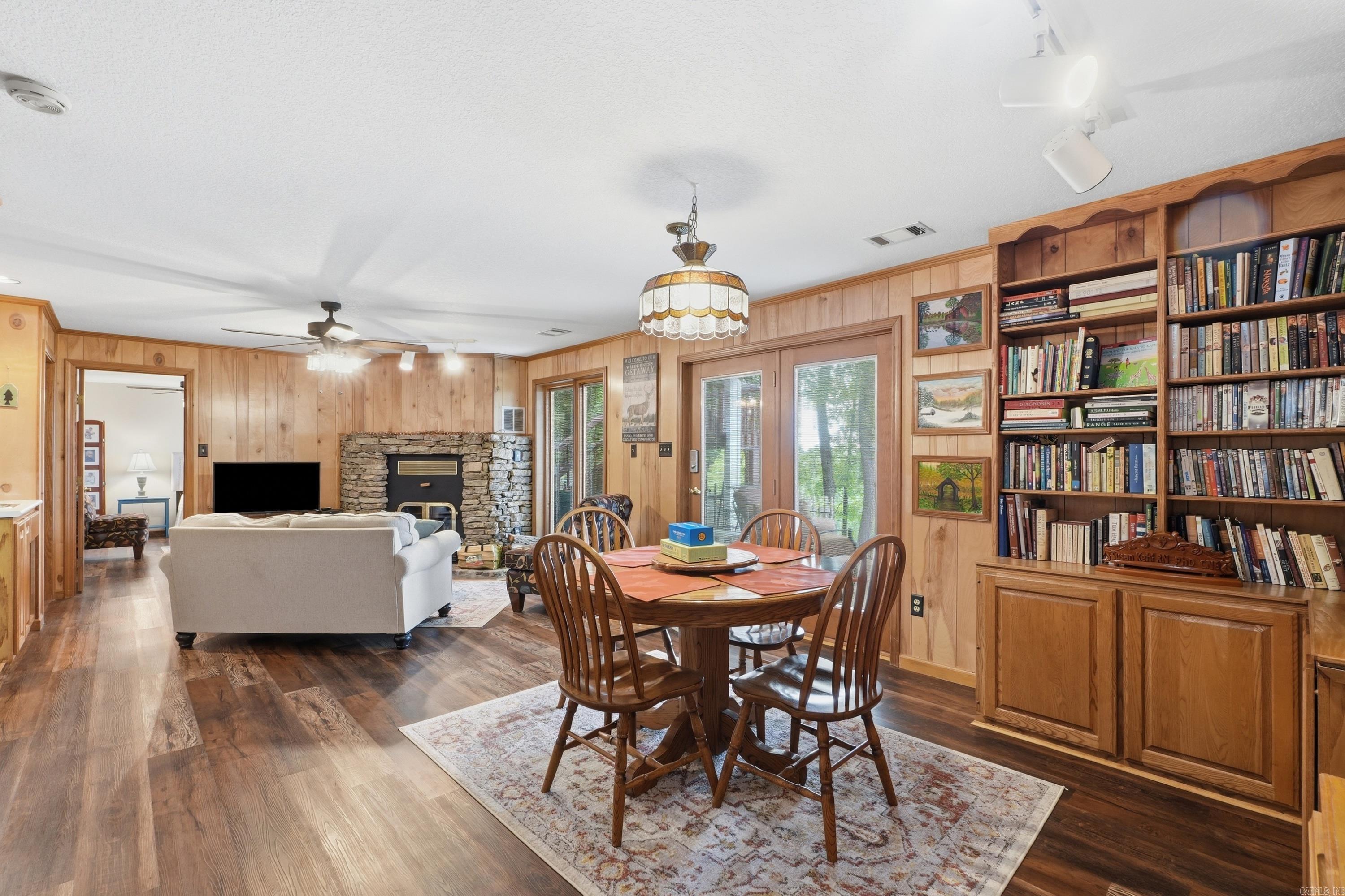INDIAN HILLS - Residential