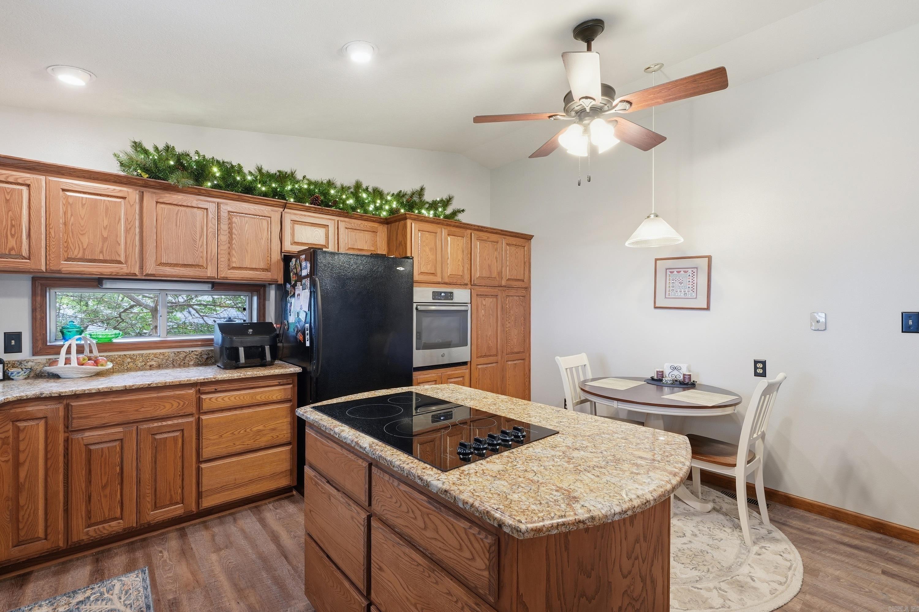 INDIAN HILLS - Residential