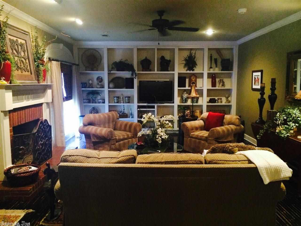 COUNTRY CLUB OF ARK THE - Residential