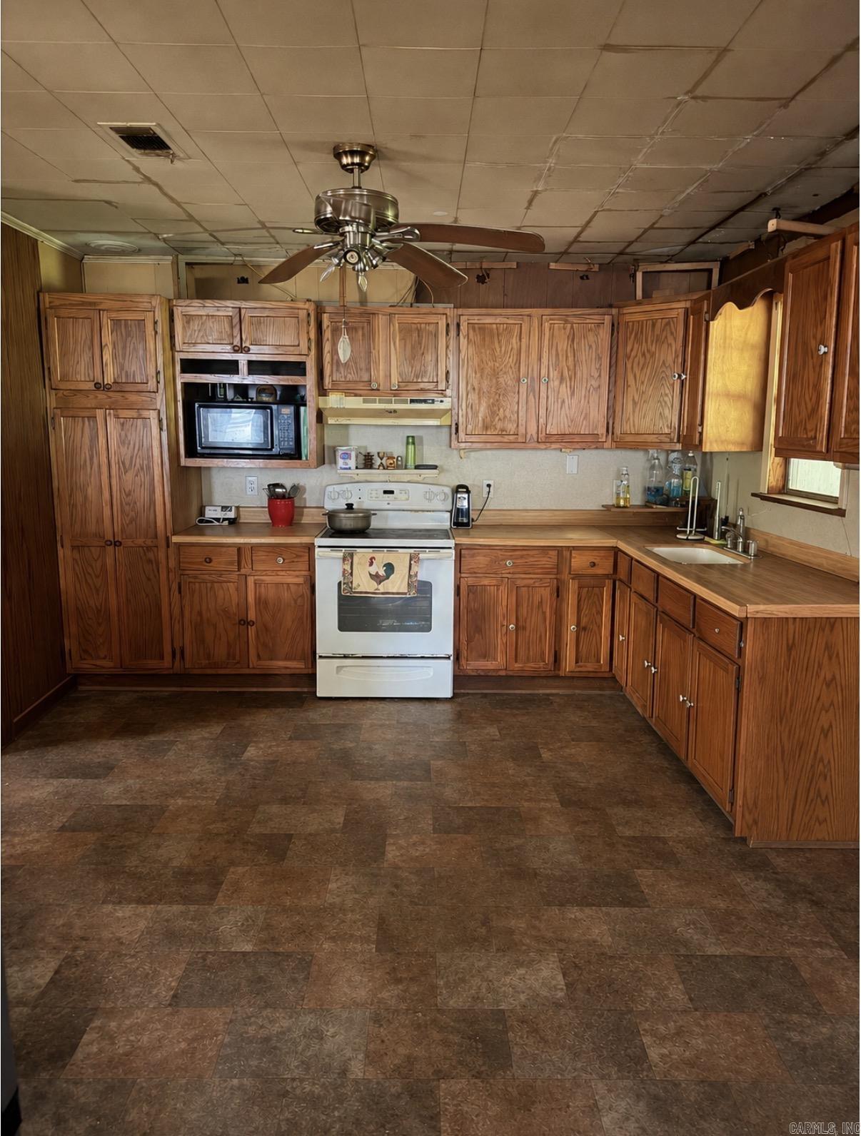WOODLAND ACRES - Residential