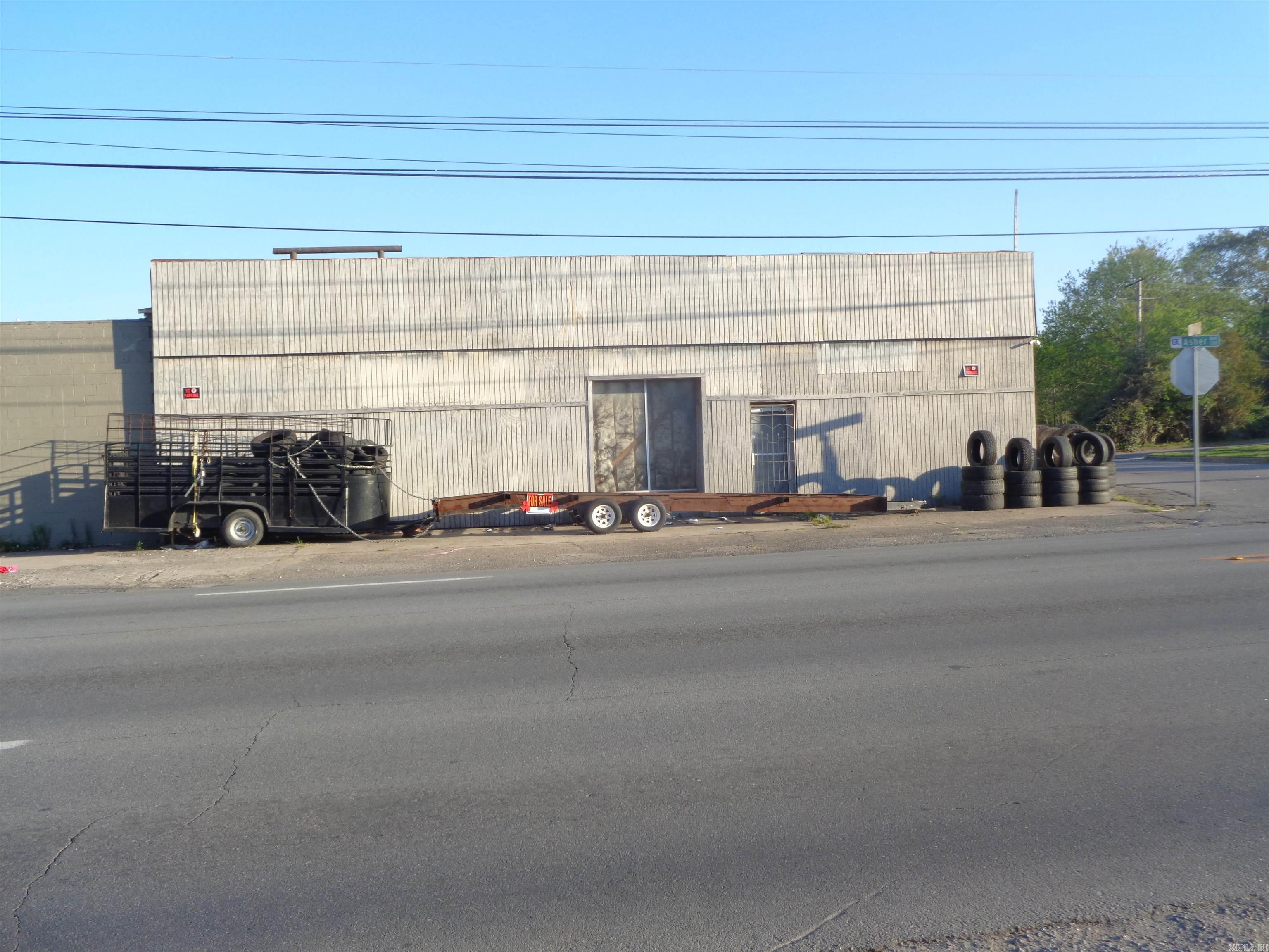 Commercial facility located on a corner lot currently leased on a month to month basis with extremely high traffic flow. Property is now used as a tire shop. Shown by appointment only with a 24-hour notice. Property is being sold "As Is". Agents please check remarks.