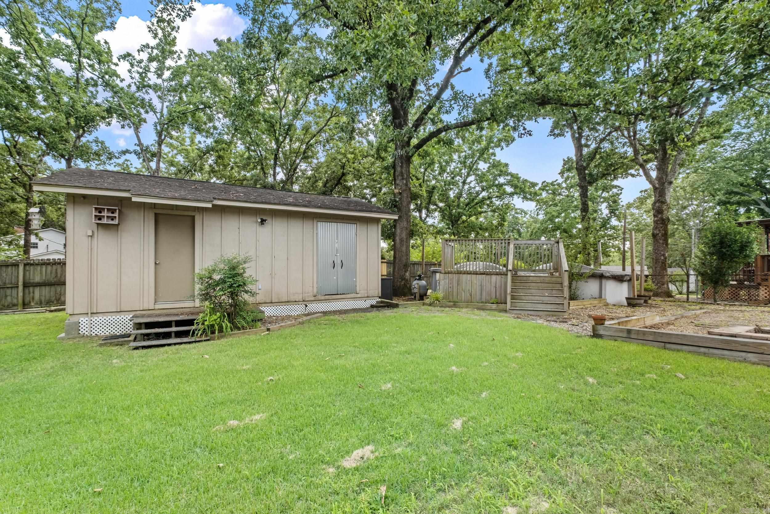 COUNTRY CLUB PARK - Residential