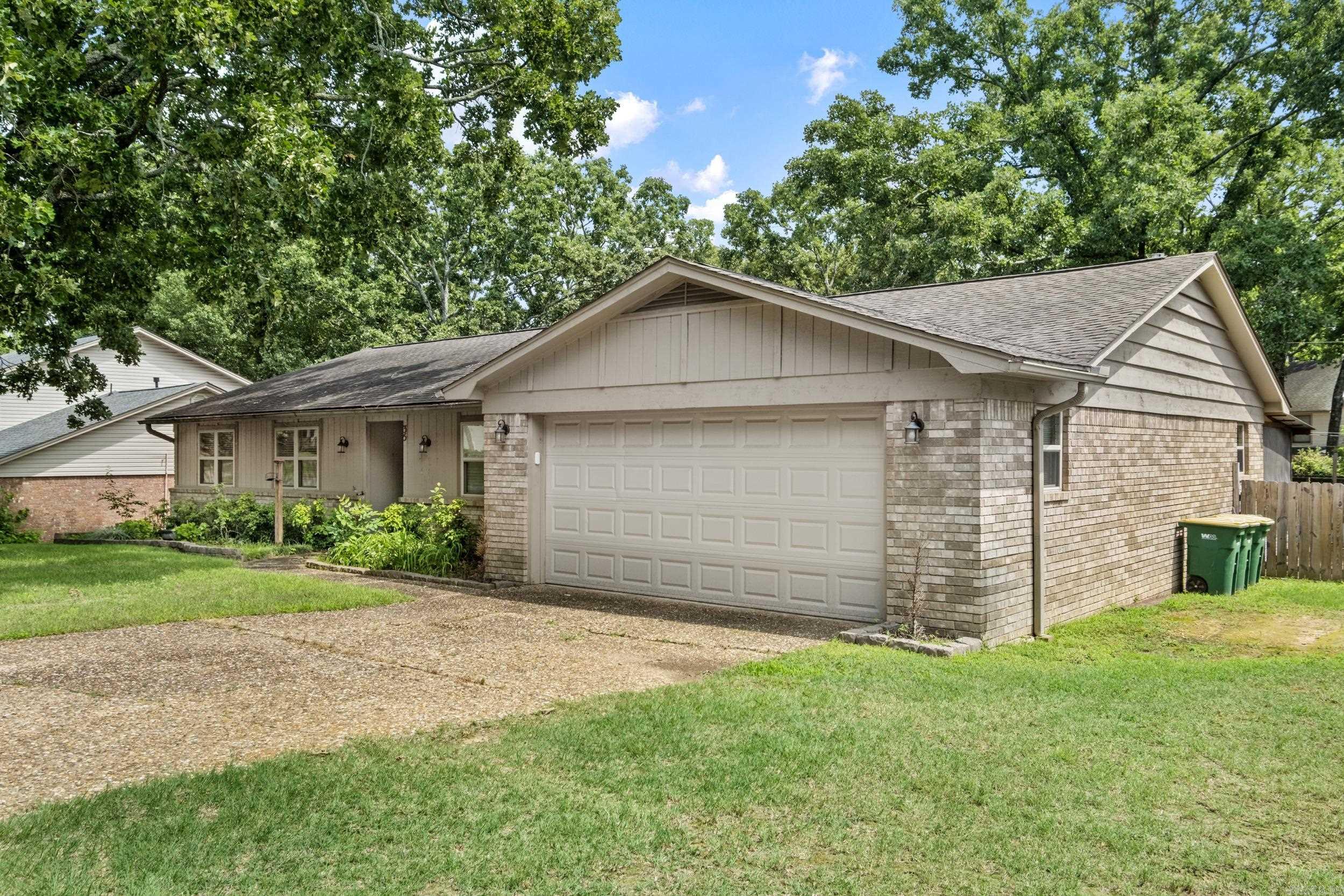 COUNTRY CLUB PARK - Residential
