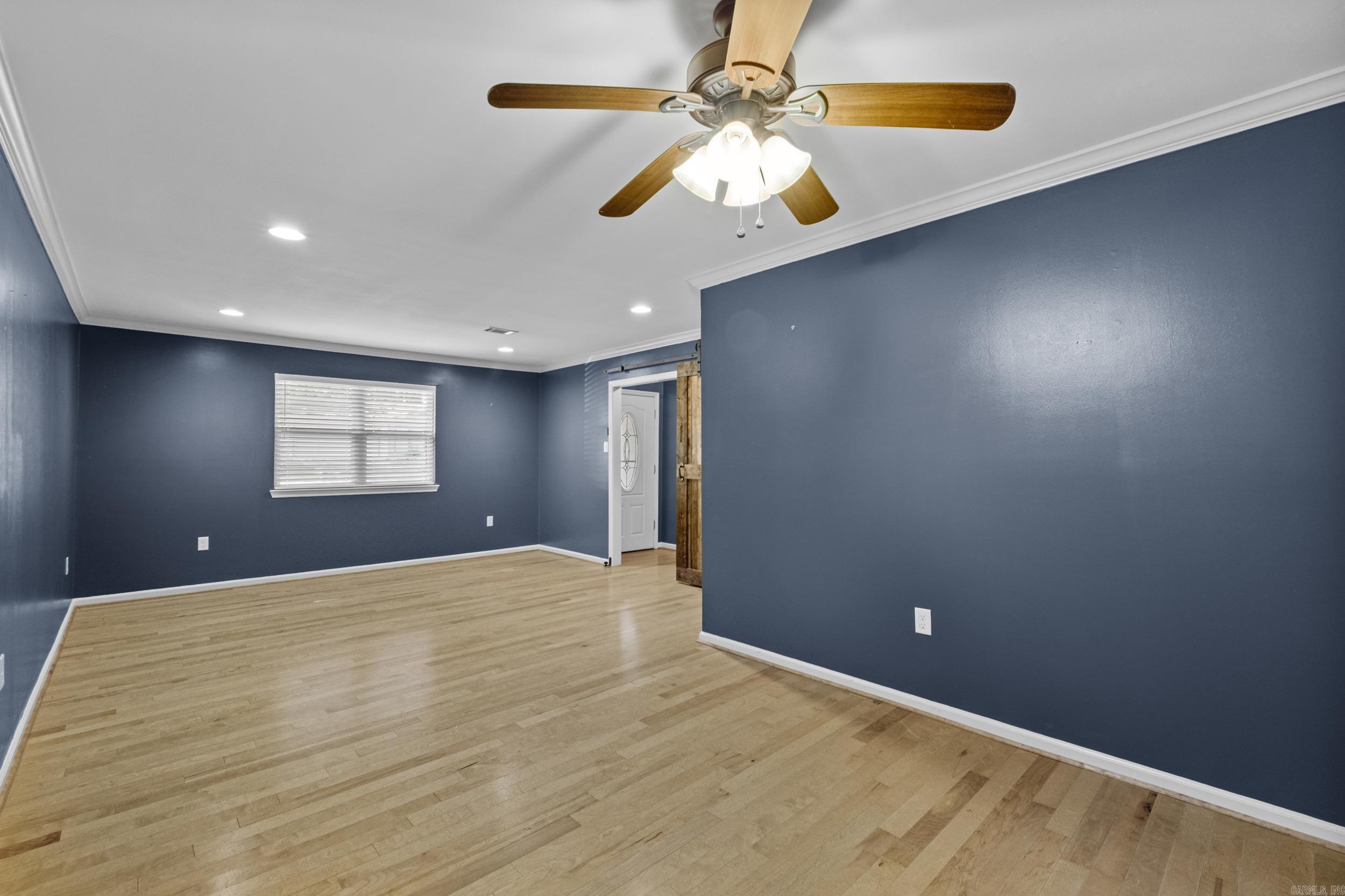 COUNTRY CLUB PARK - Residential