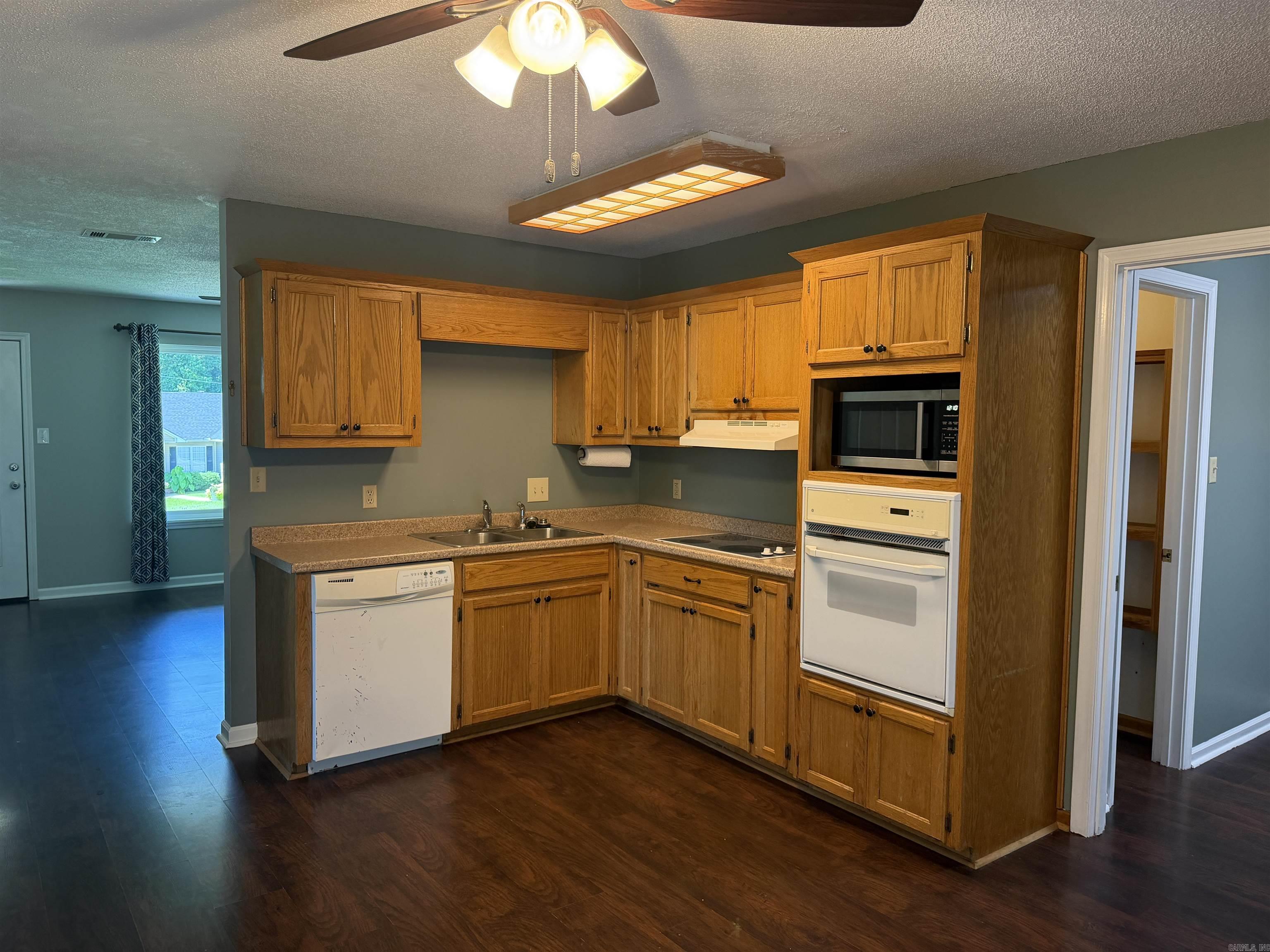 Gray Oaks - Residential