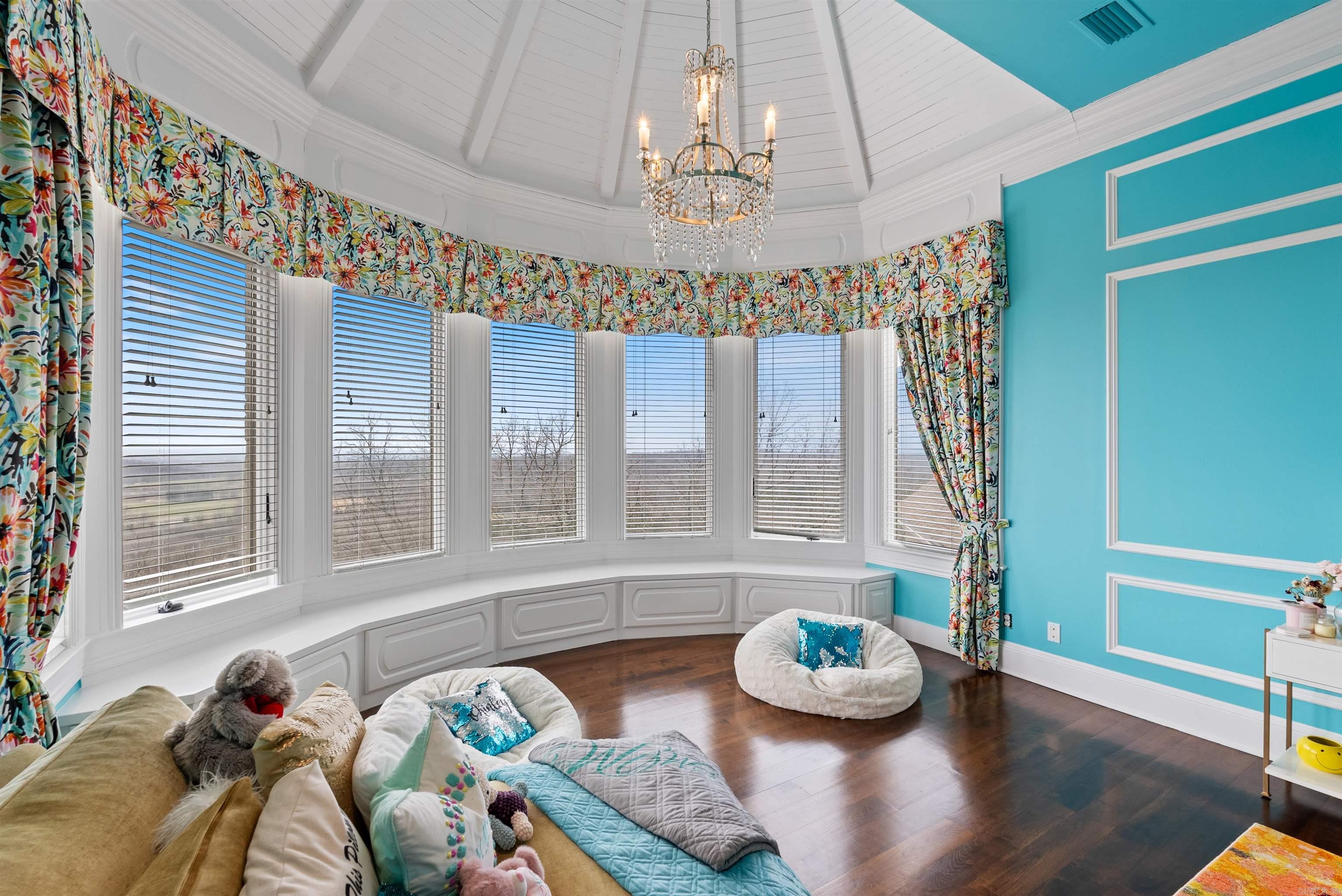 MAJESTIC VALLEY - Residential
