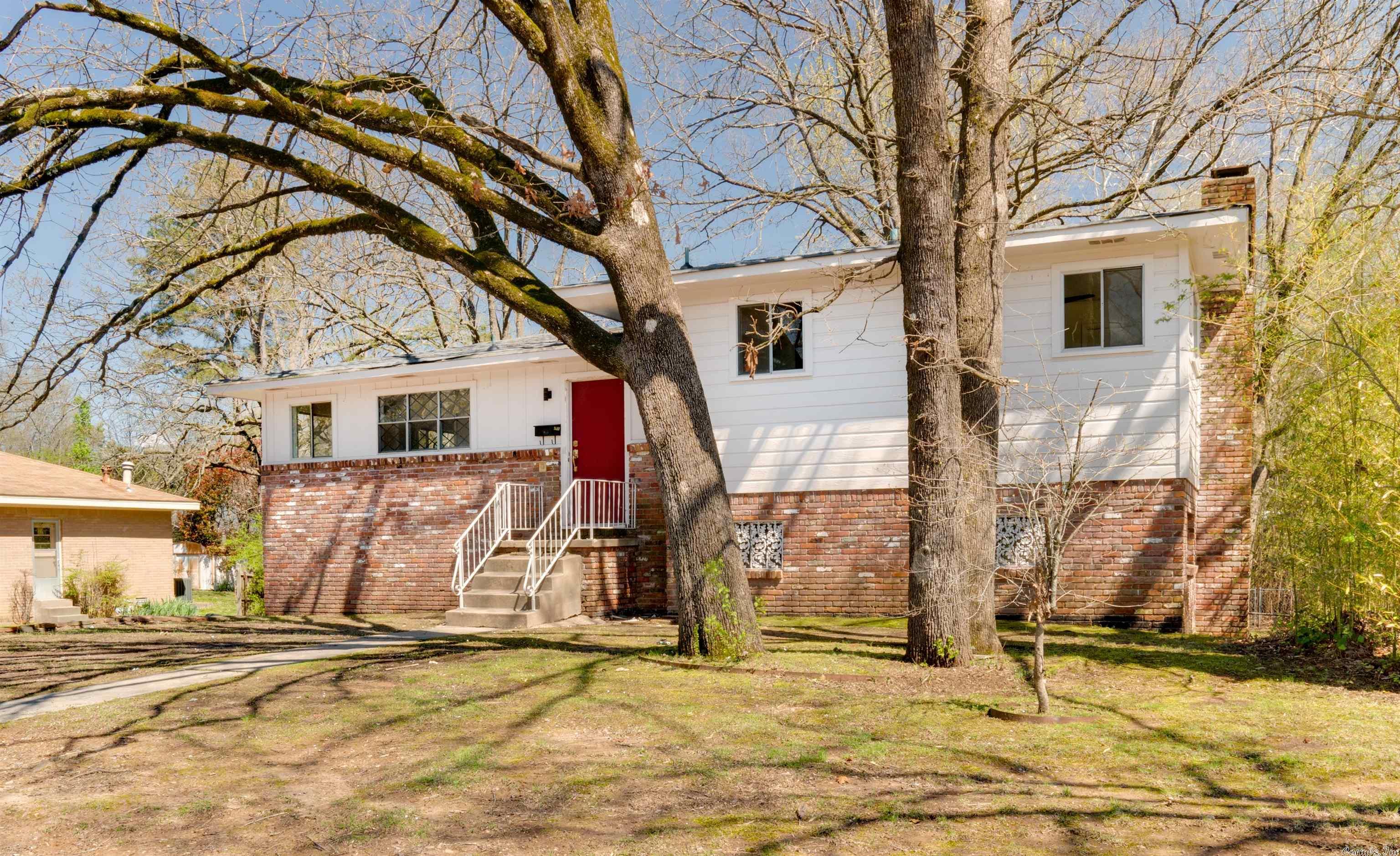 Come see this beautifully renovated tri-level home located in the desirable Briarwood subdivision of Midtown. Located just minutes from Park Plaza mall and downtown. This property features an incredible kitchen with a spacious level backyard. Large bedrooms, all located on one floor, accompany, primary and main level bathrooms with high end features and brand new kitchen appliances.