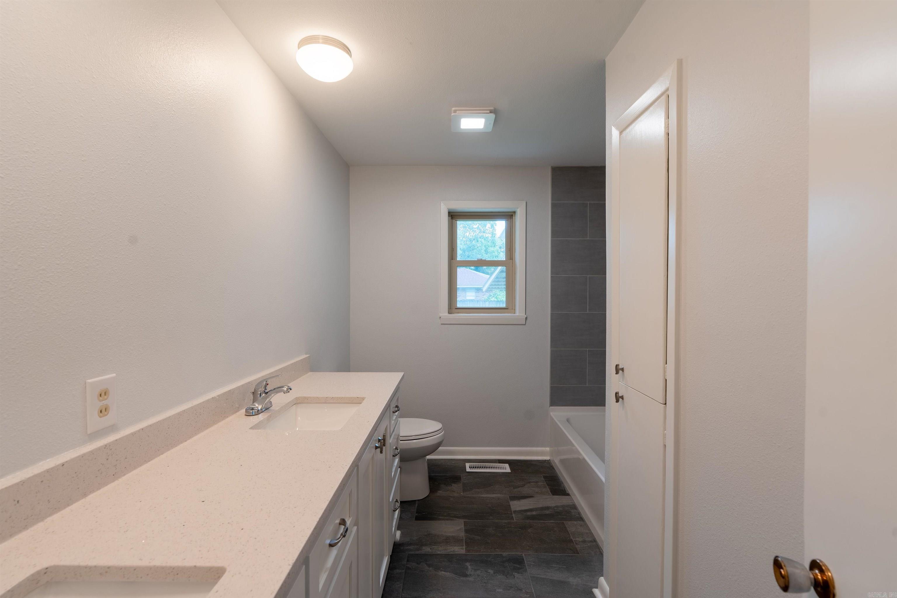 LAMBERT TERRACE - Residential