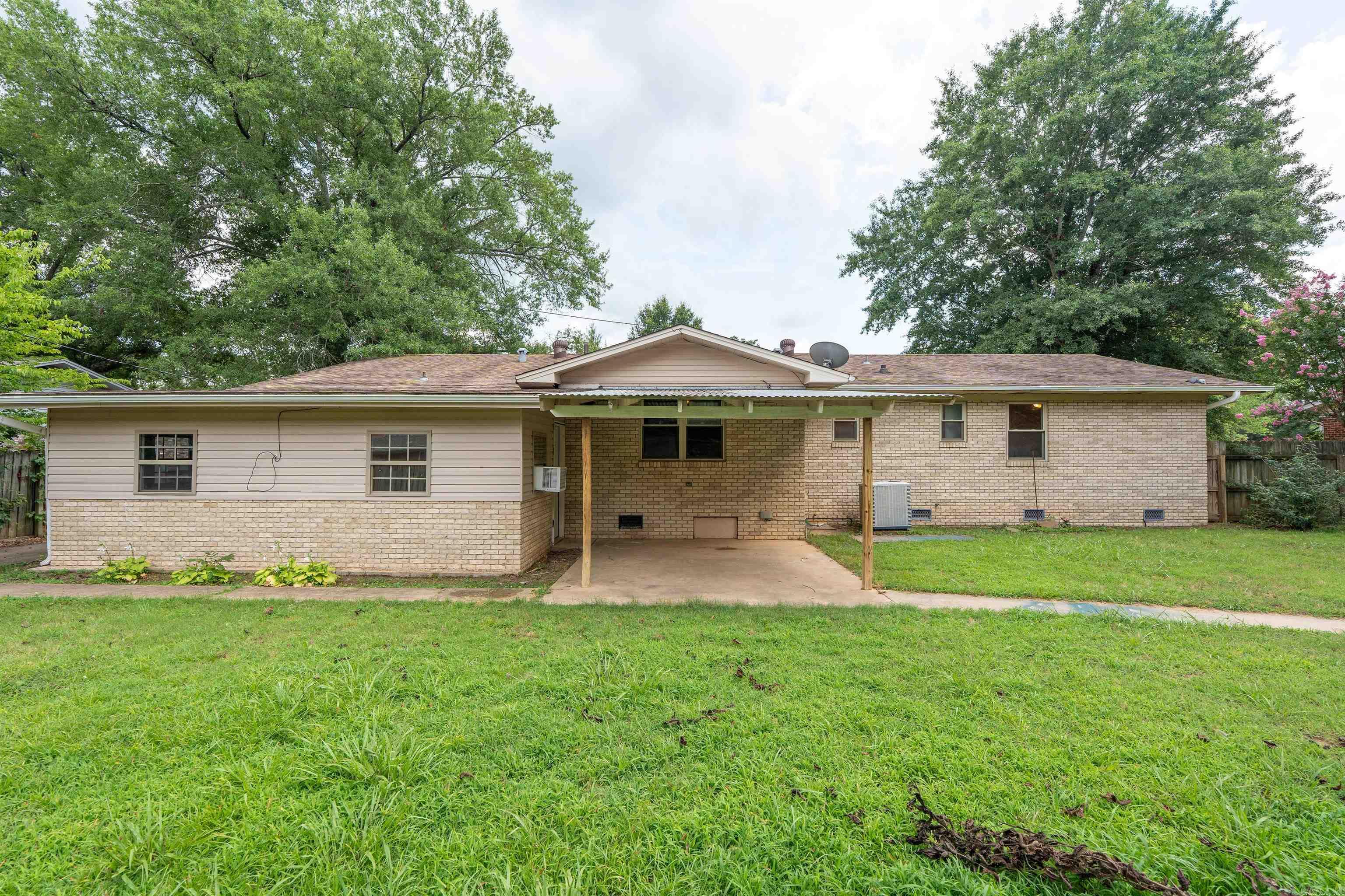 LAMBERT TERRACE - Residential