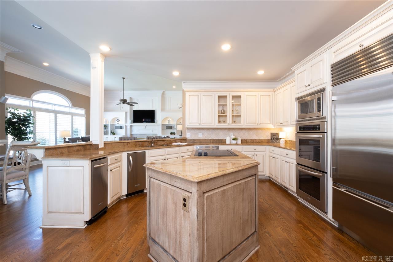 CHENAL VALLEY FONTENAY CIRCLE - Residential