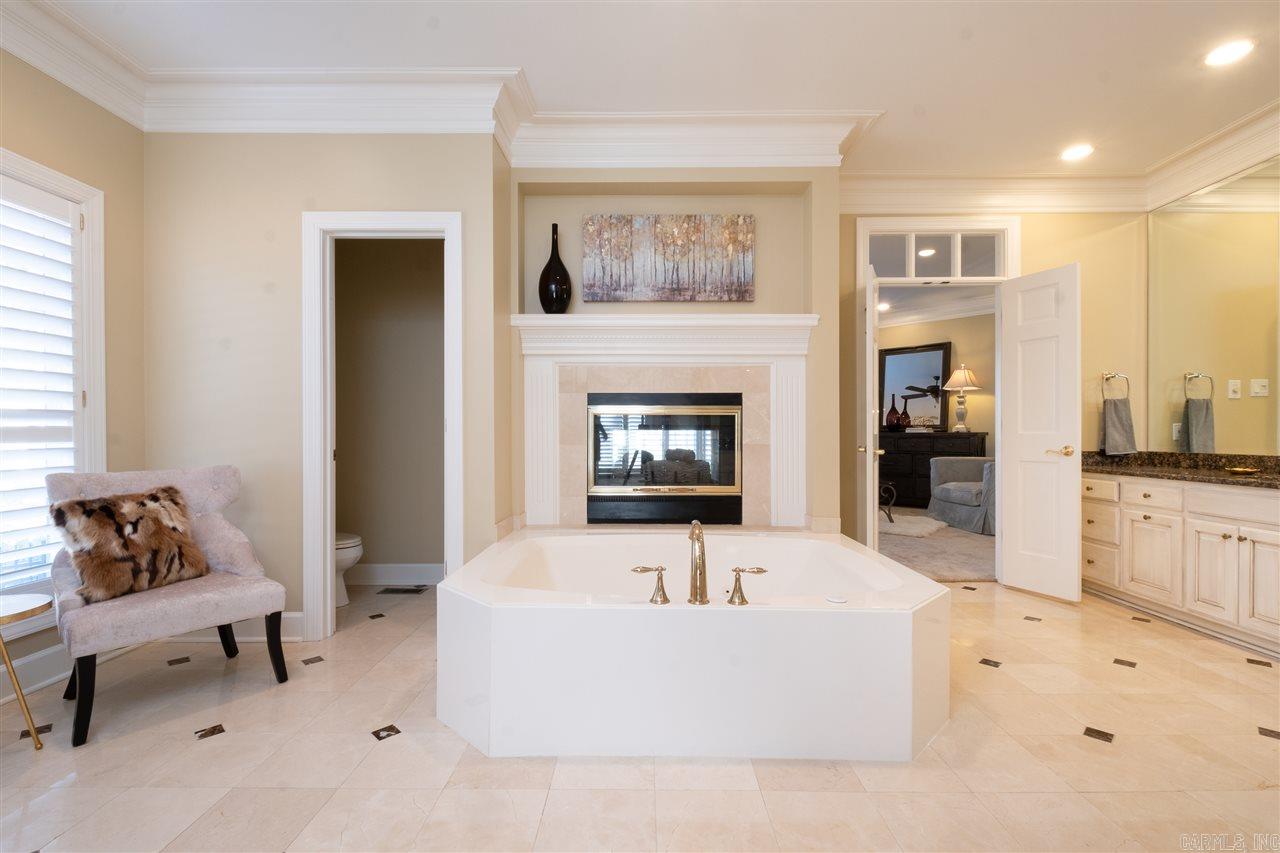 CHENAL VALLEY FONTENAY CIRCLE - Residential