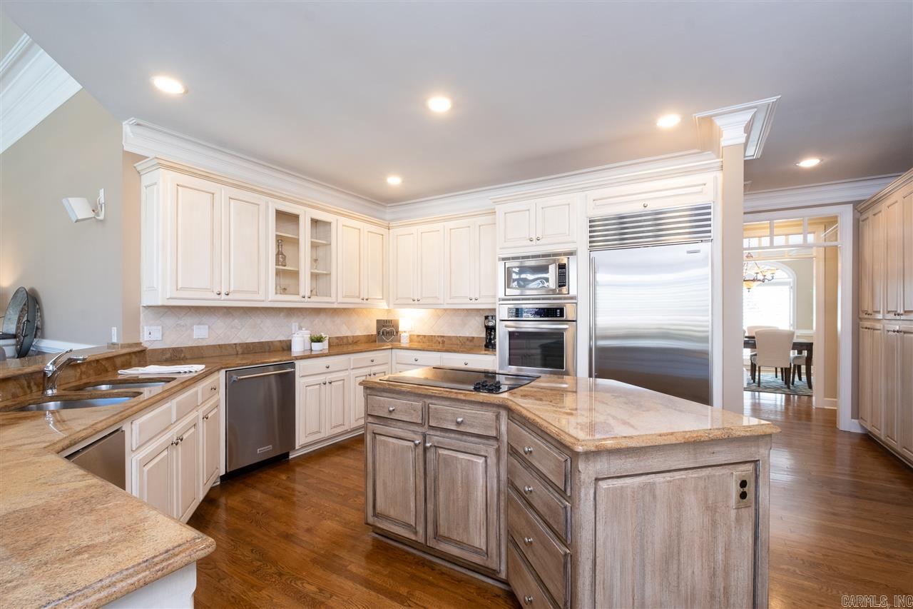 CHENAL VALLEY FONTENAY CIRCLE - Residential