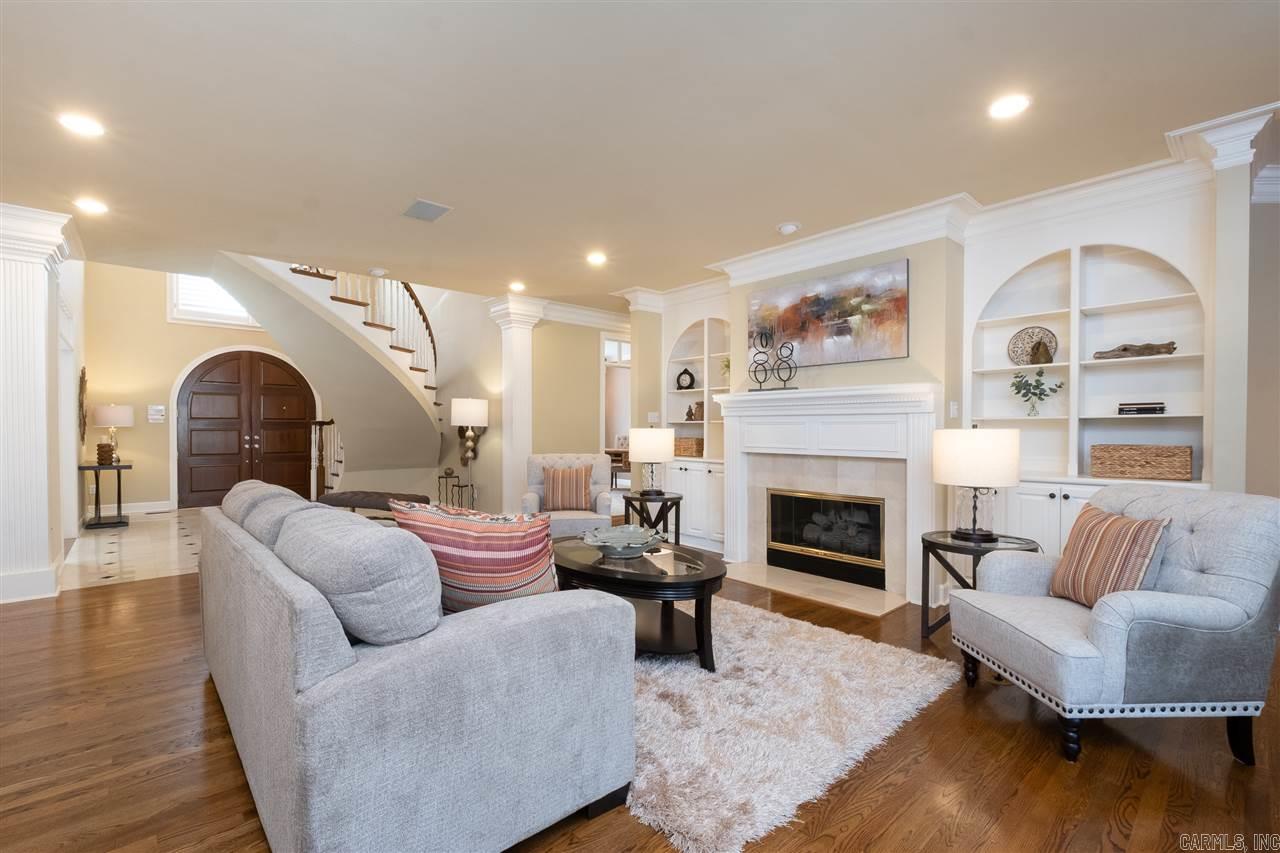 CHENAL VALLEY FONTENAY CIRCLE - Residential
