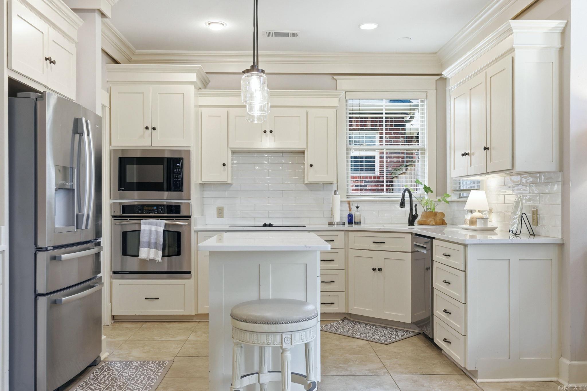 CHENAL VALLEY EPERNAY PLACE - Residential