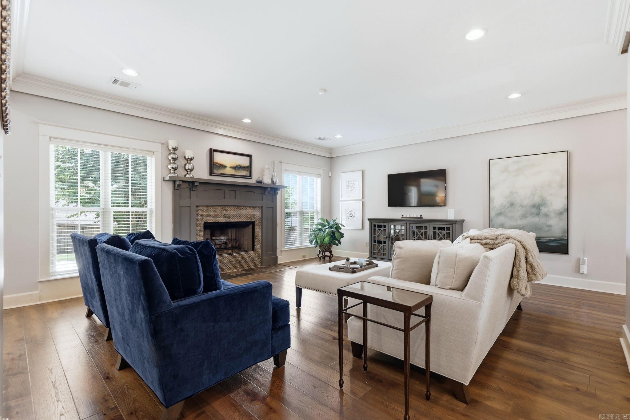 CHENAL VALLEY EPERNAY PLACE - Residential
