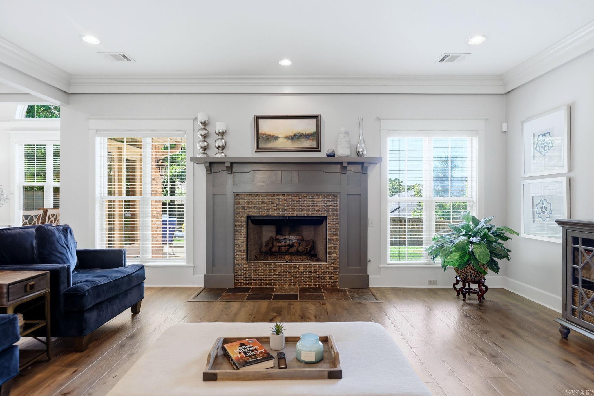 CHENAL VALLEY EPERNAY PLACE - Residential