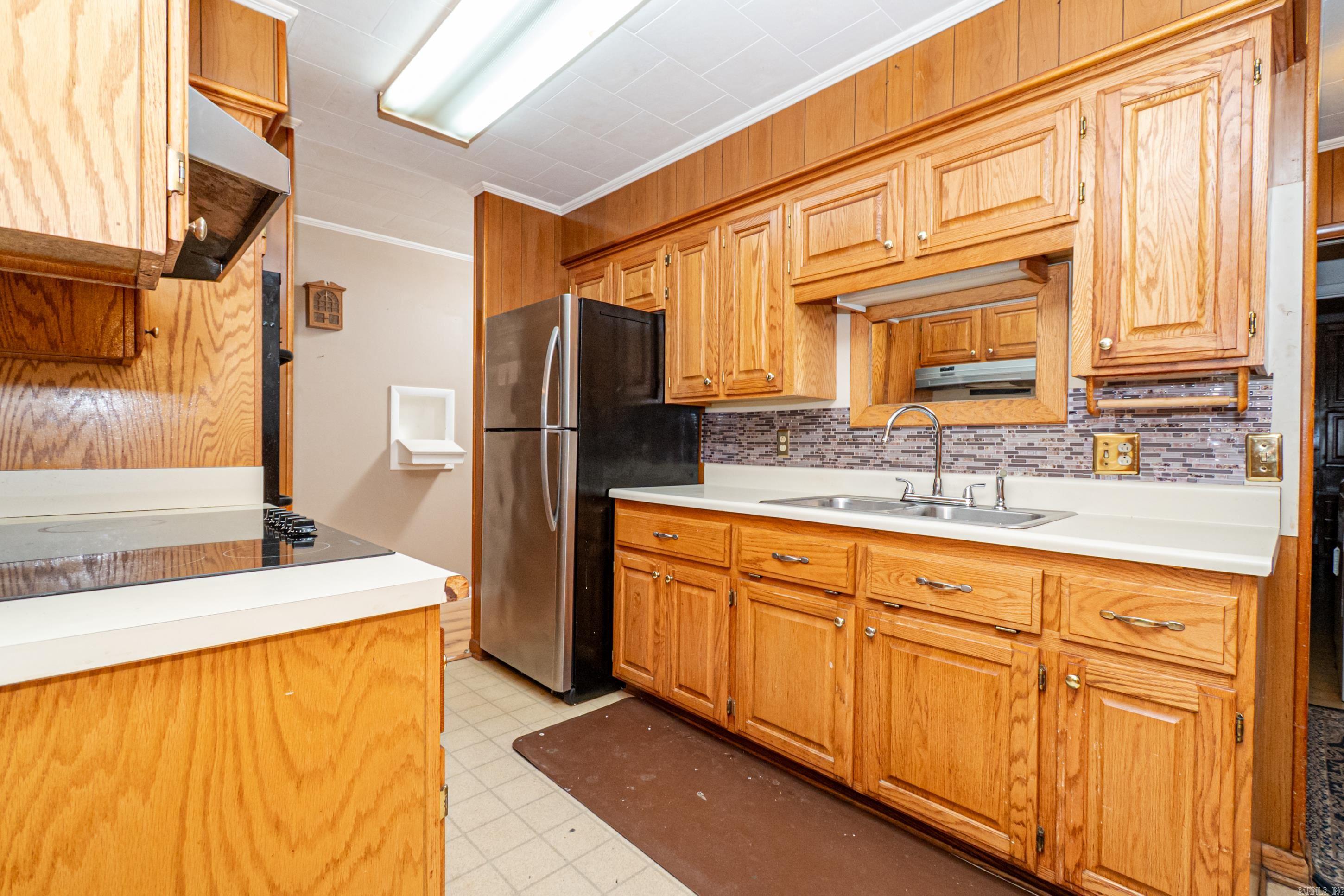 PINE MANOR SUB DIV - Residential