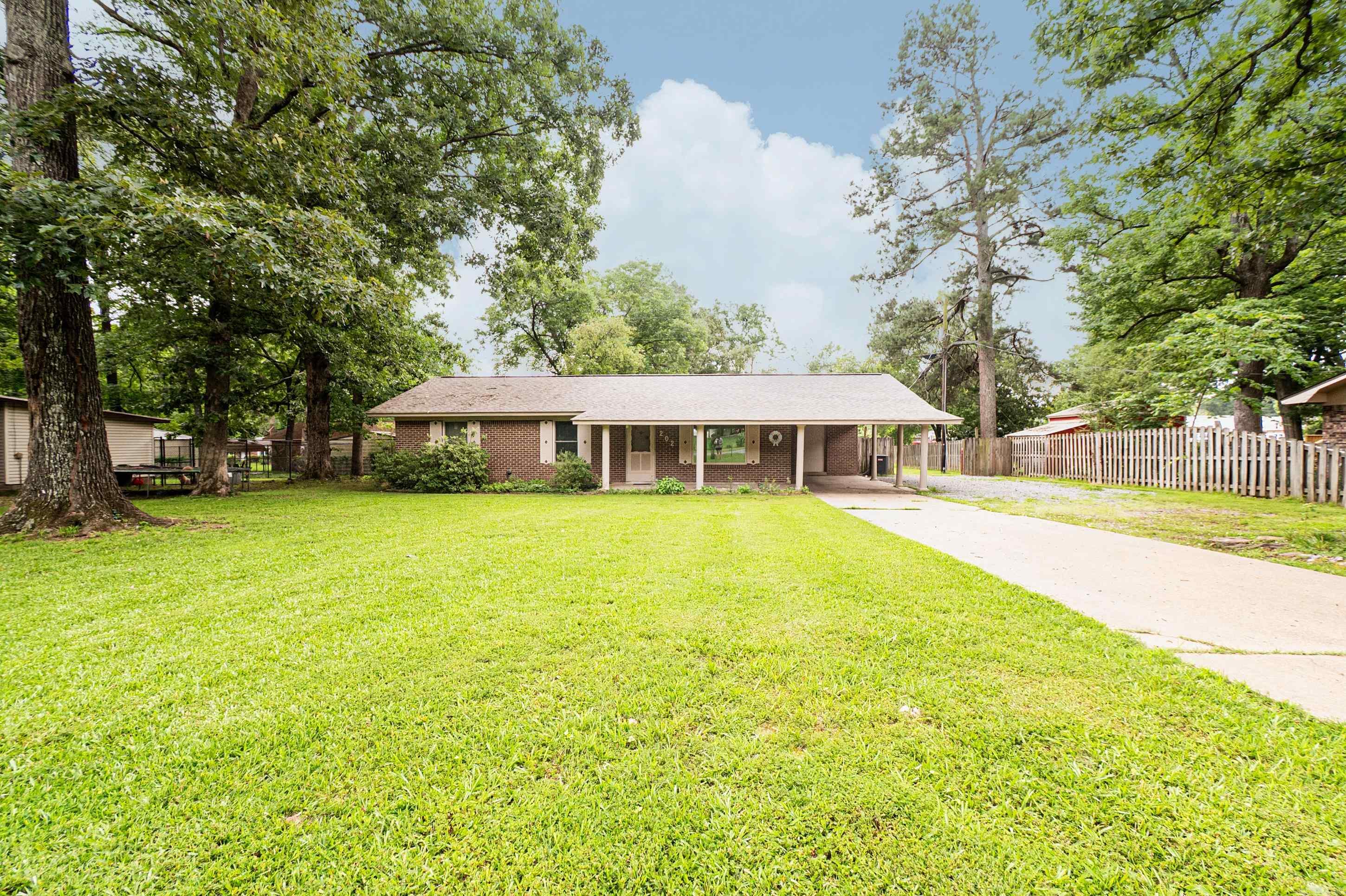 PINE MANOR SUB DIV - Residential