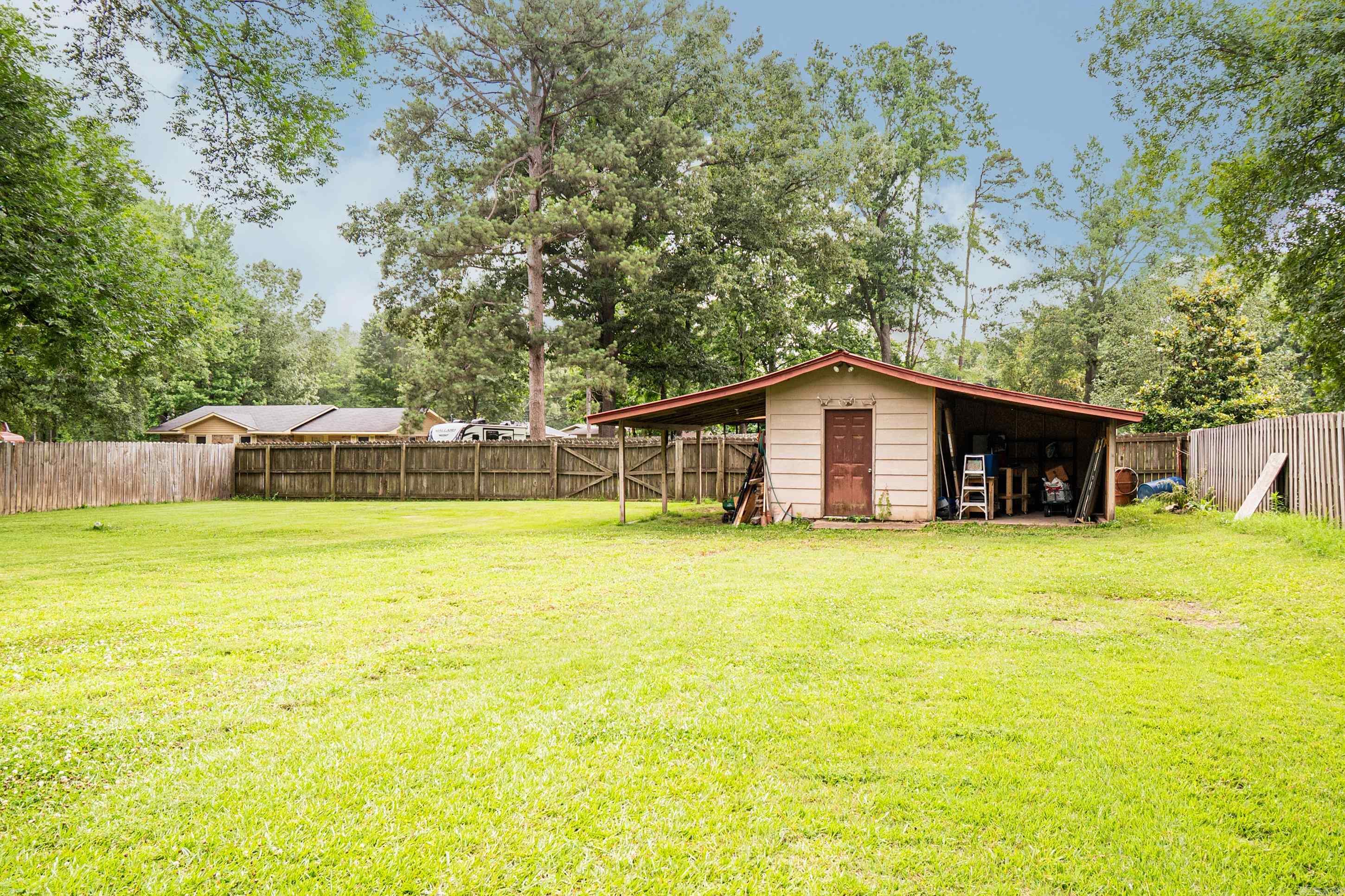 PINE MANOR SUB DIV - Residential