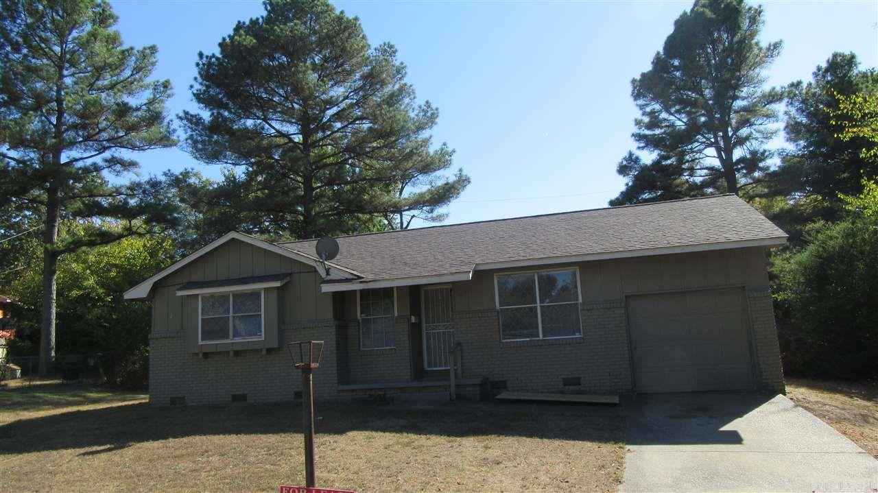 Nice one level on quiet end of cul de sac close to University and UALR. Has nice and big and fenced back yard! Also has one car garage with auto door opener!  Central Heat and Air and recently updated paint and floors! Refrigerator included too.     Nice Gas Range!  Close to UALR and University.     Available Now!  Rent is $750/mo and deposit is $750. Gas Stove in Kitchen. Sorry, no Section 8 or Housing.