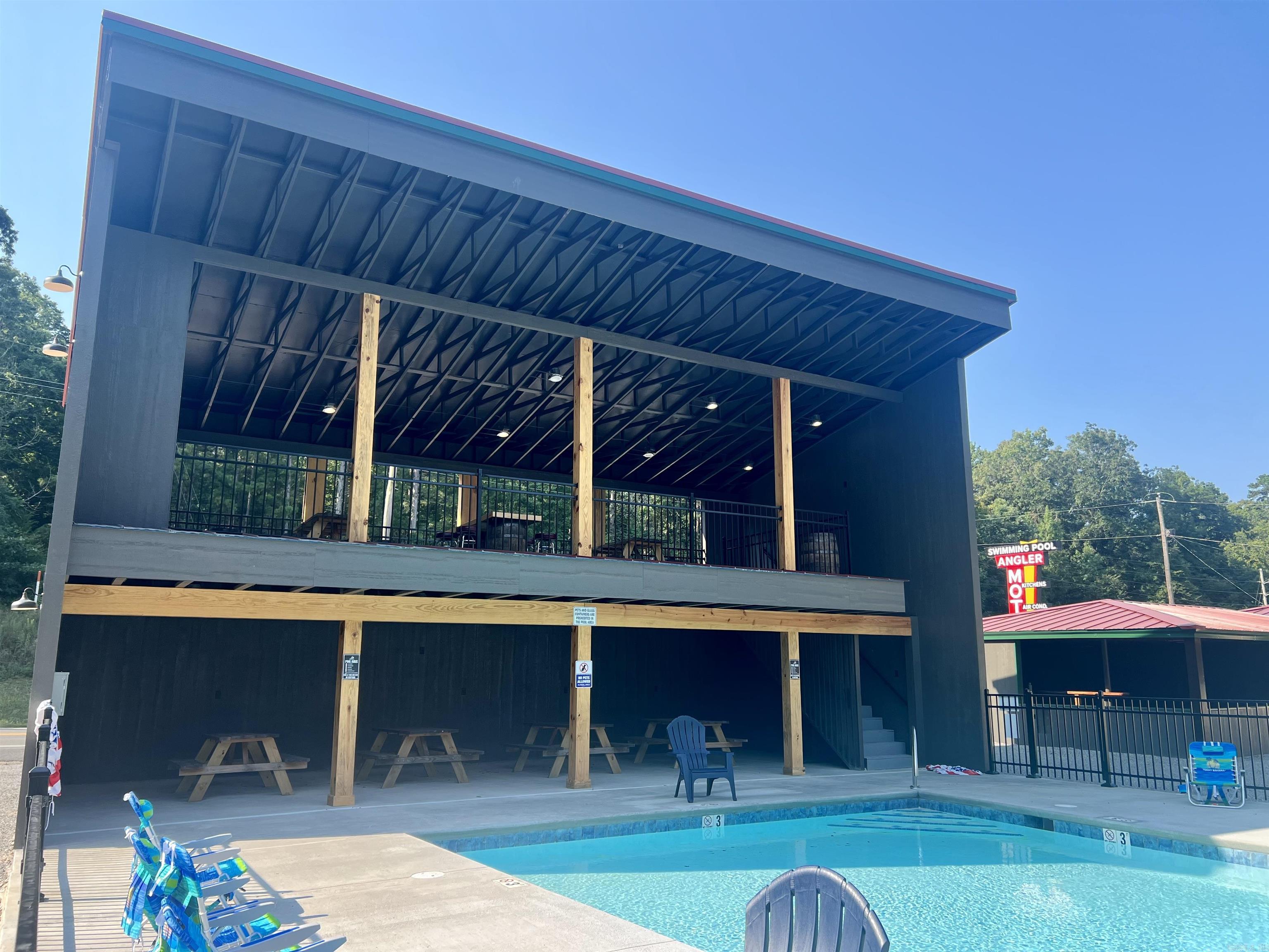 Lake Hamilton Outside - Residential