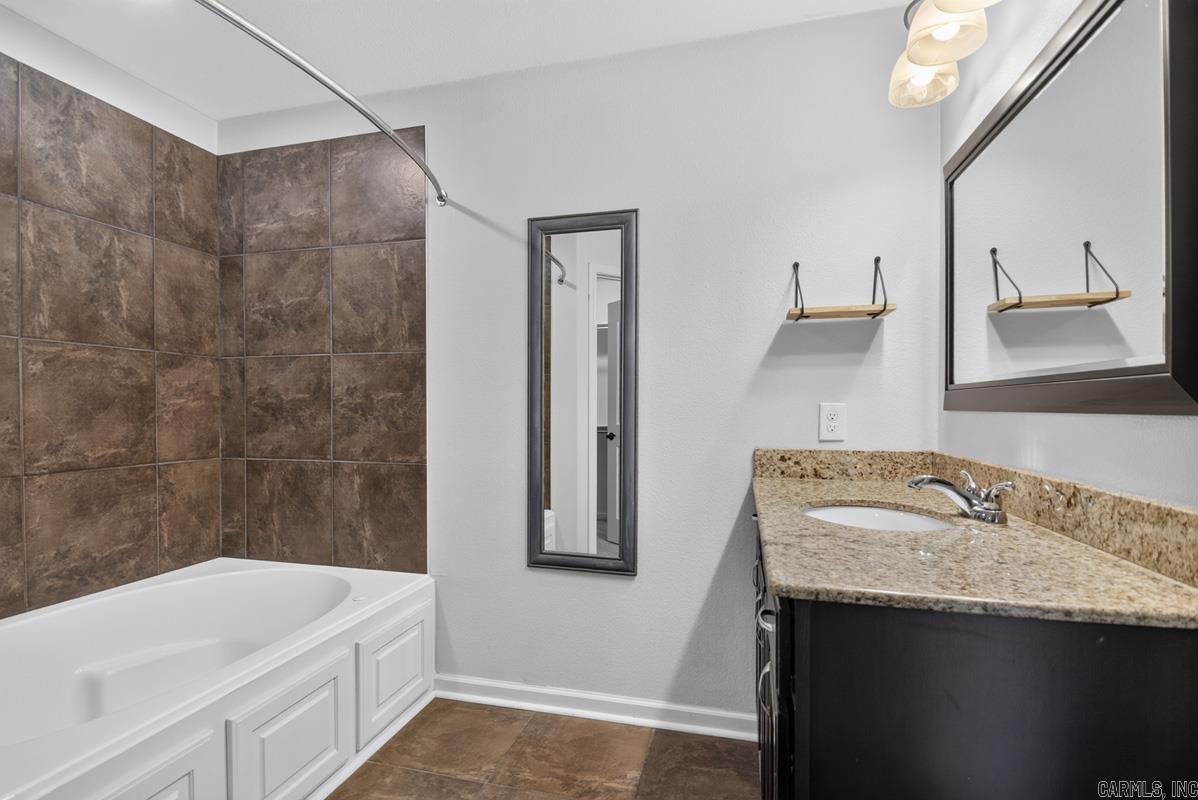 NORTH HAVEN - Residential