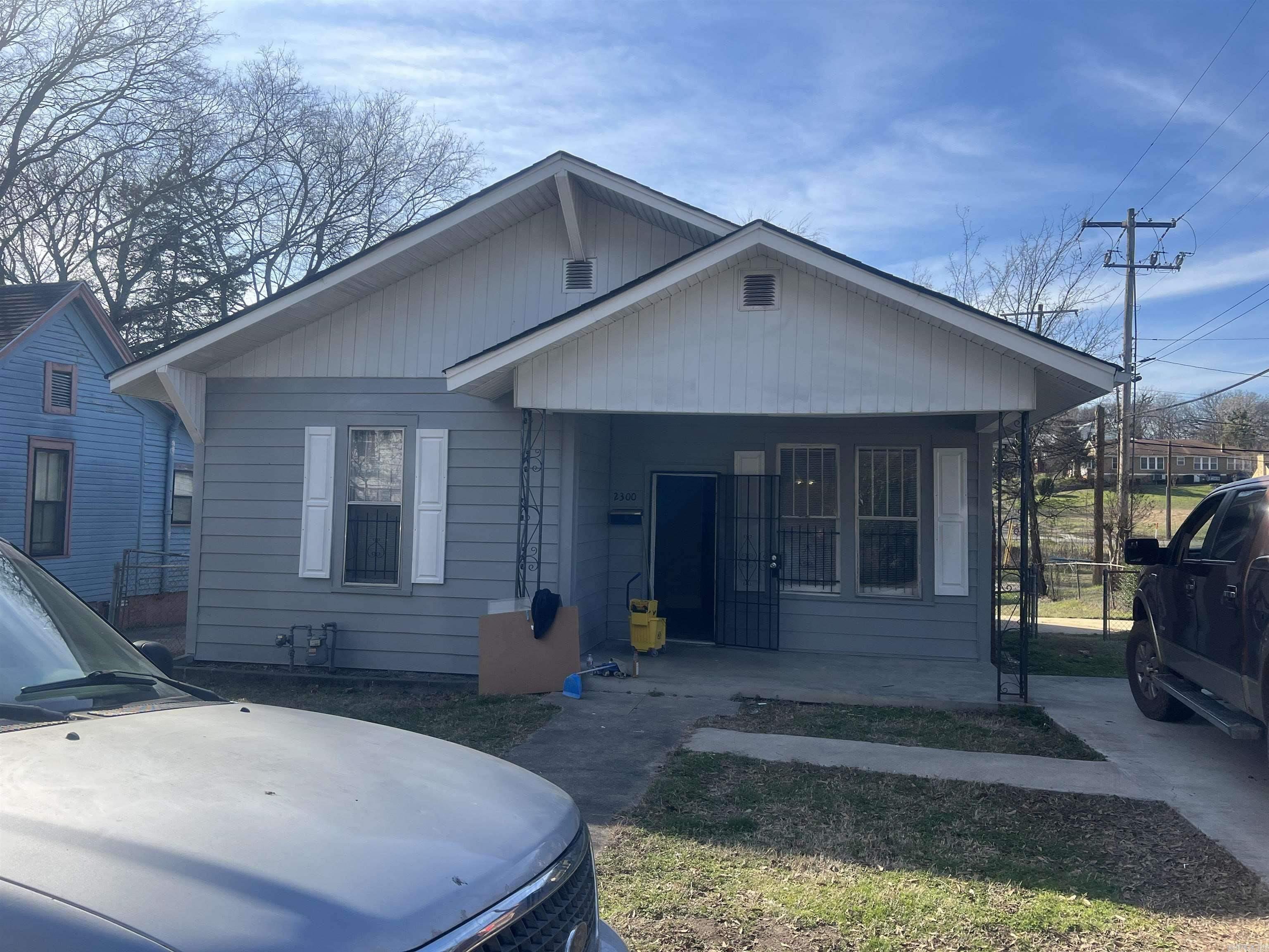 Nestled within the historic district of Little Rock, this charming property offers a tastefully rehabbed historic home. Boasting three bedrooms and one bath, this residence sits on a corner lot, providing ample space and privacy. While renovated to meet modern standards, much of the old-world charm has been preserved, adding character and authenticity to the home. A brand-new kitchen and bath bring contemporary convenience, while new flooring, fixtures, and paint enhance the overall aesthetic. Situated in a tranquil and serene location, this property offers a peaceful retreat from the bustle of city life. This home invites you to explore its unique blend of history and modernity firsthand.