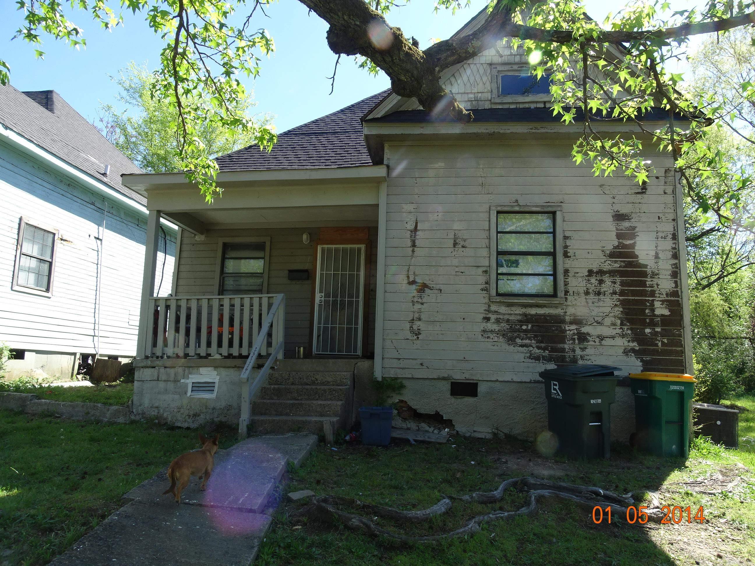 Who wants a 2 for 1 deal!!!?  These properties would make a great addition to your portfolio.  Both houses are 2 bedrooms, 1 bath with 750 sf.  They are tenant occupied.  Need 24-hour notice. Sold as is.