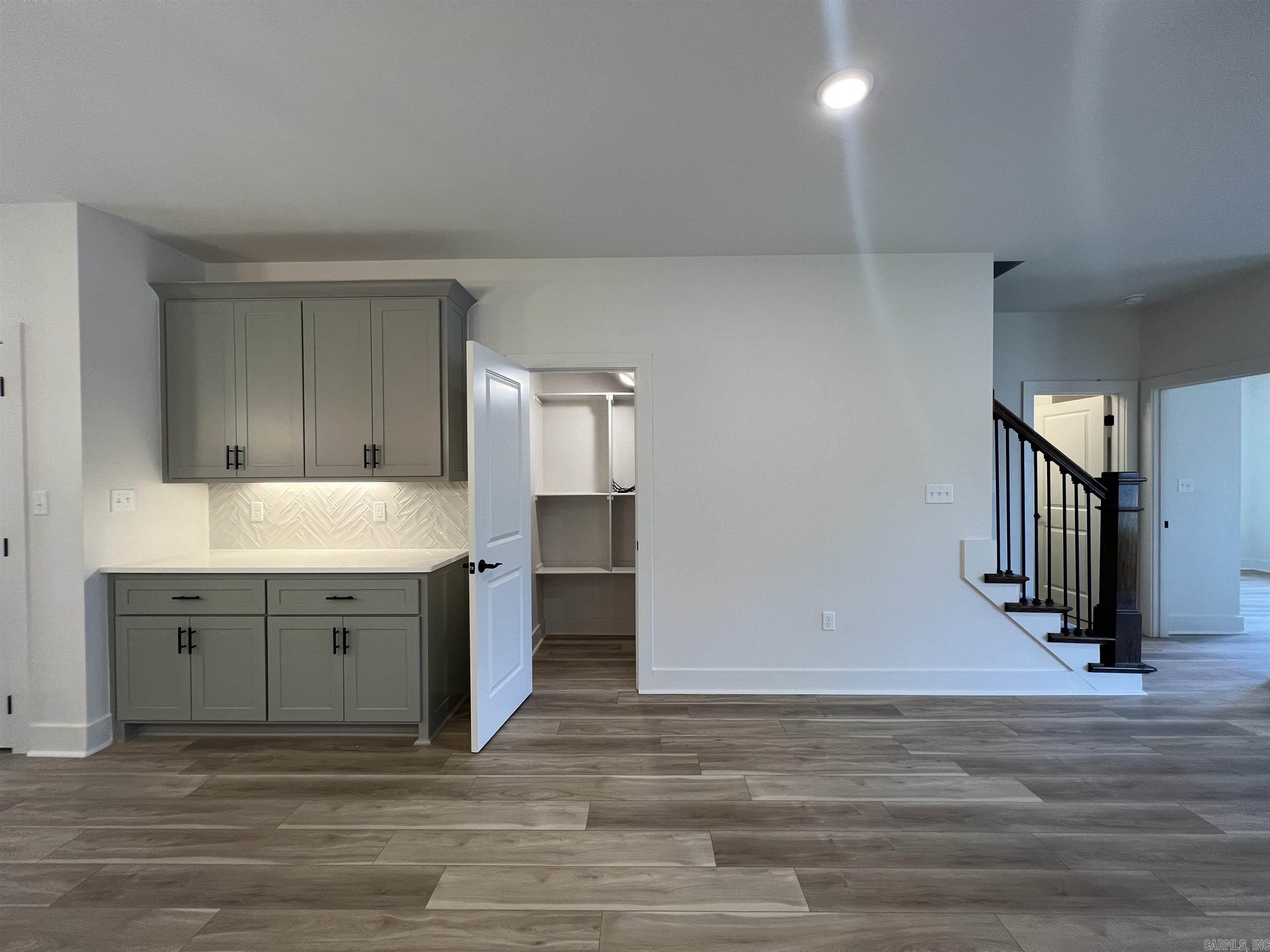 MIDTOWN BRYANT - Residential