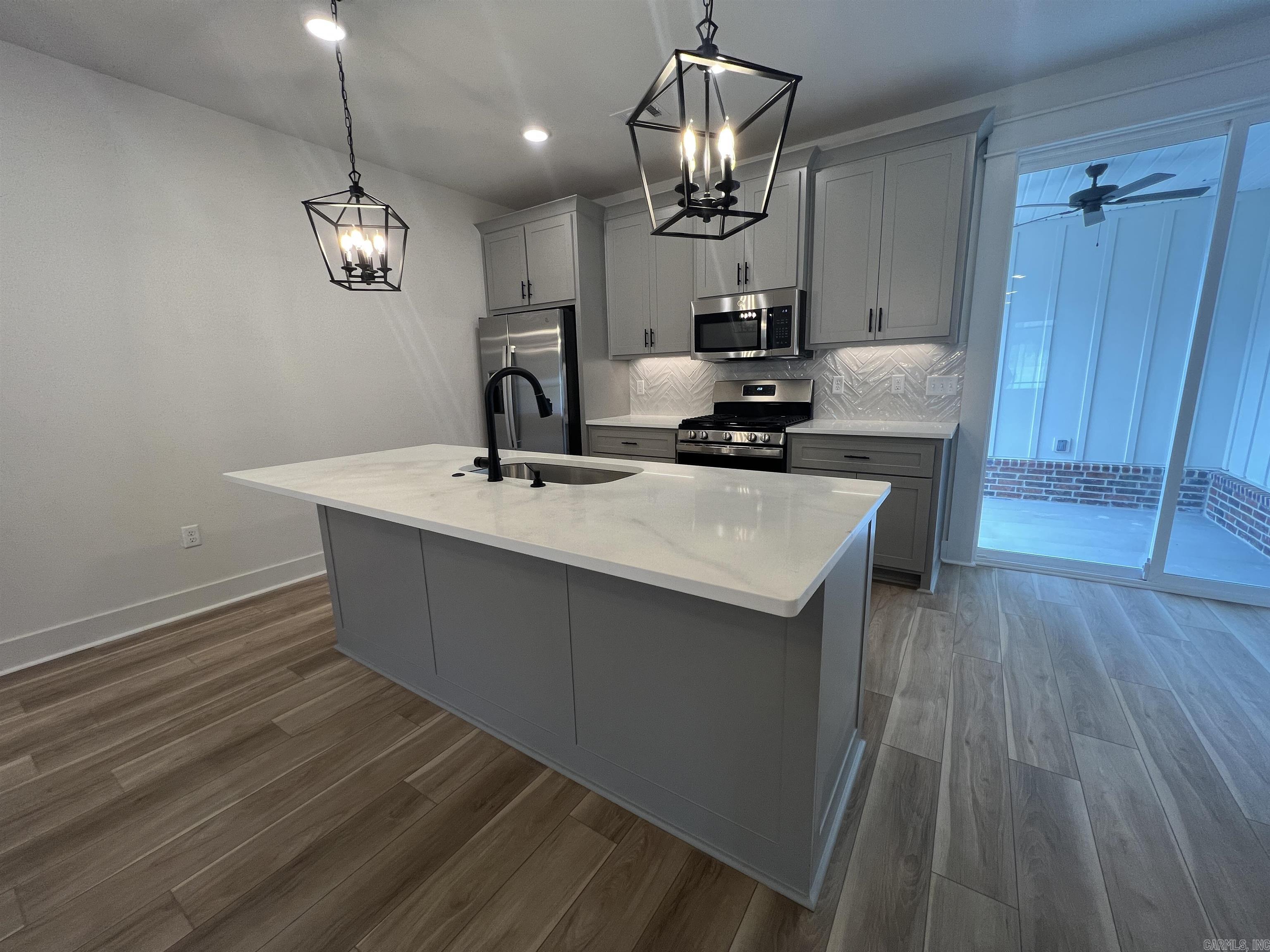 MIDTOWN BRYANT - Residential