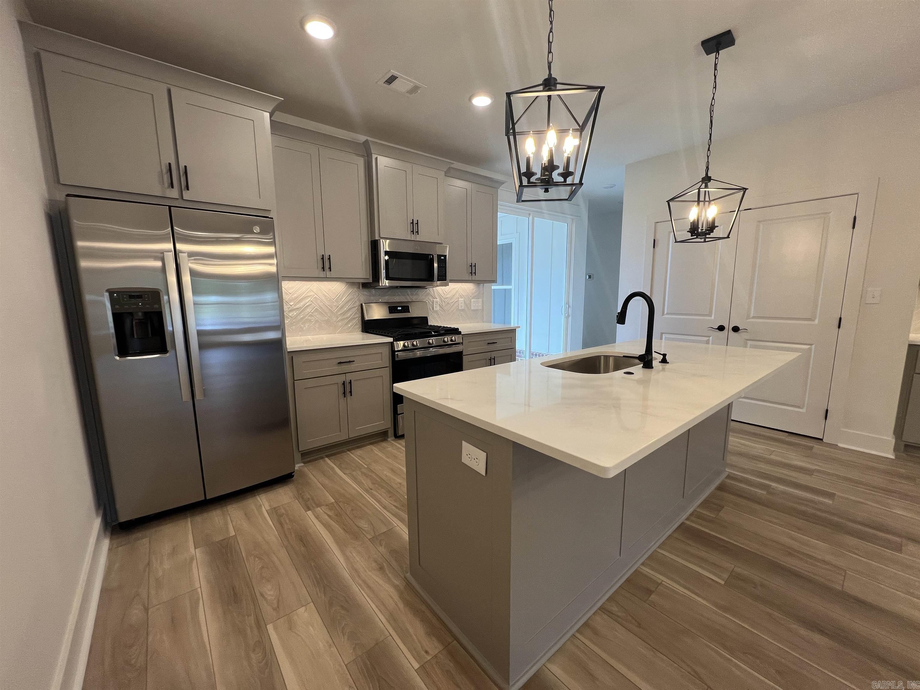 MIDTOWN BRYANT - Residential