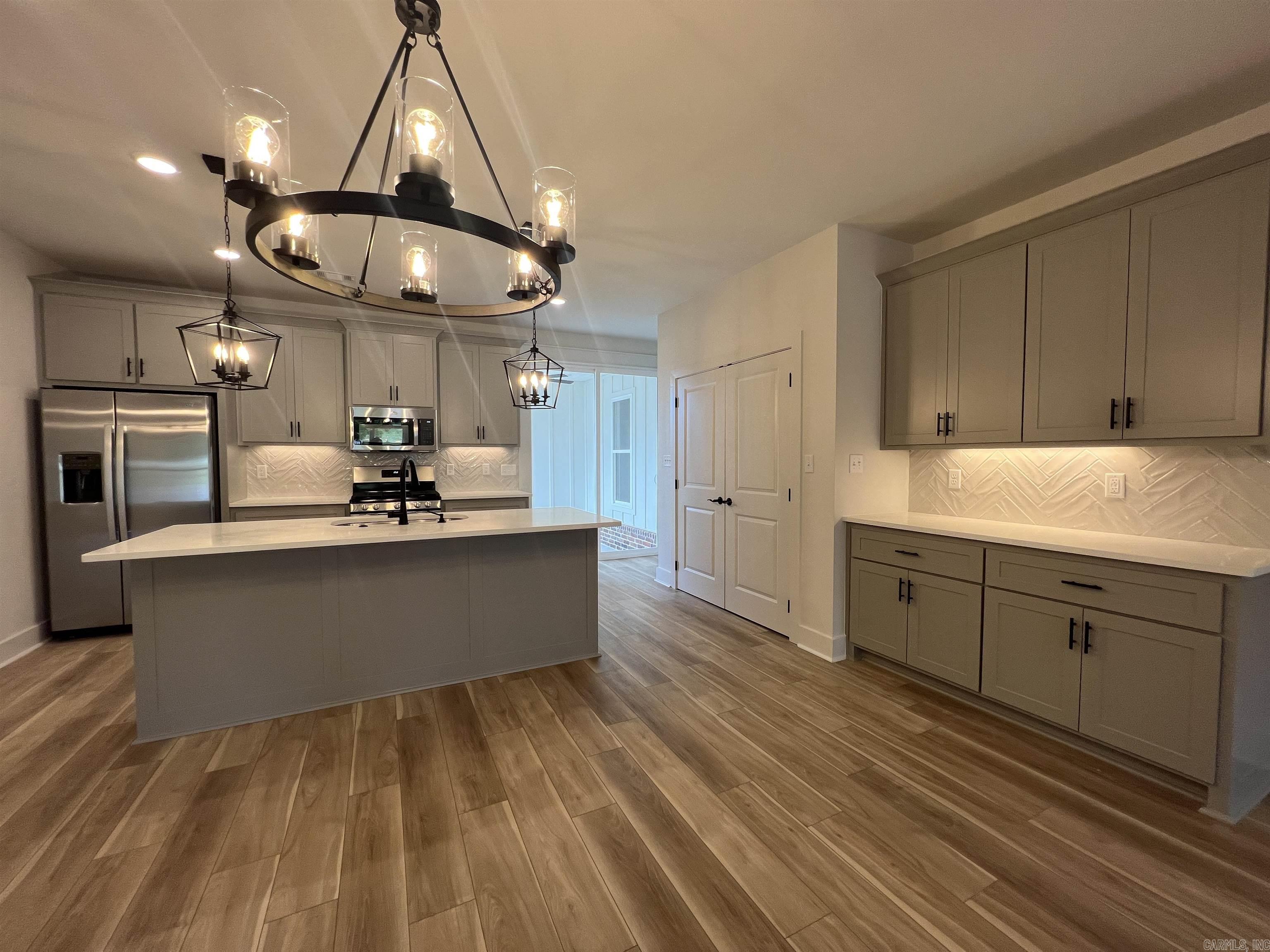 MIDTOWN BRYANT - Residential