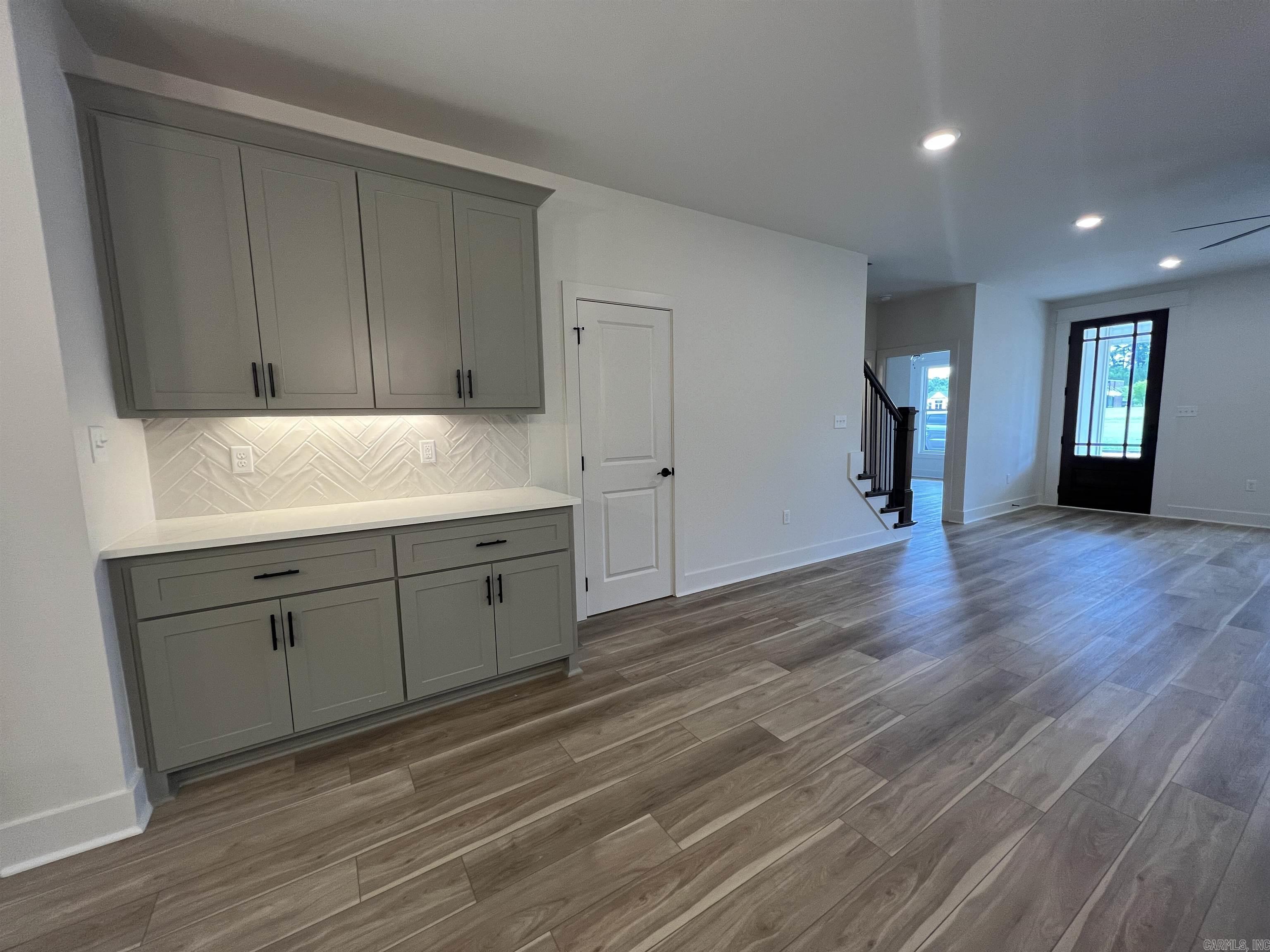 MIDTOWN BRYANT - Residential