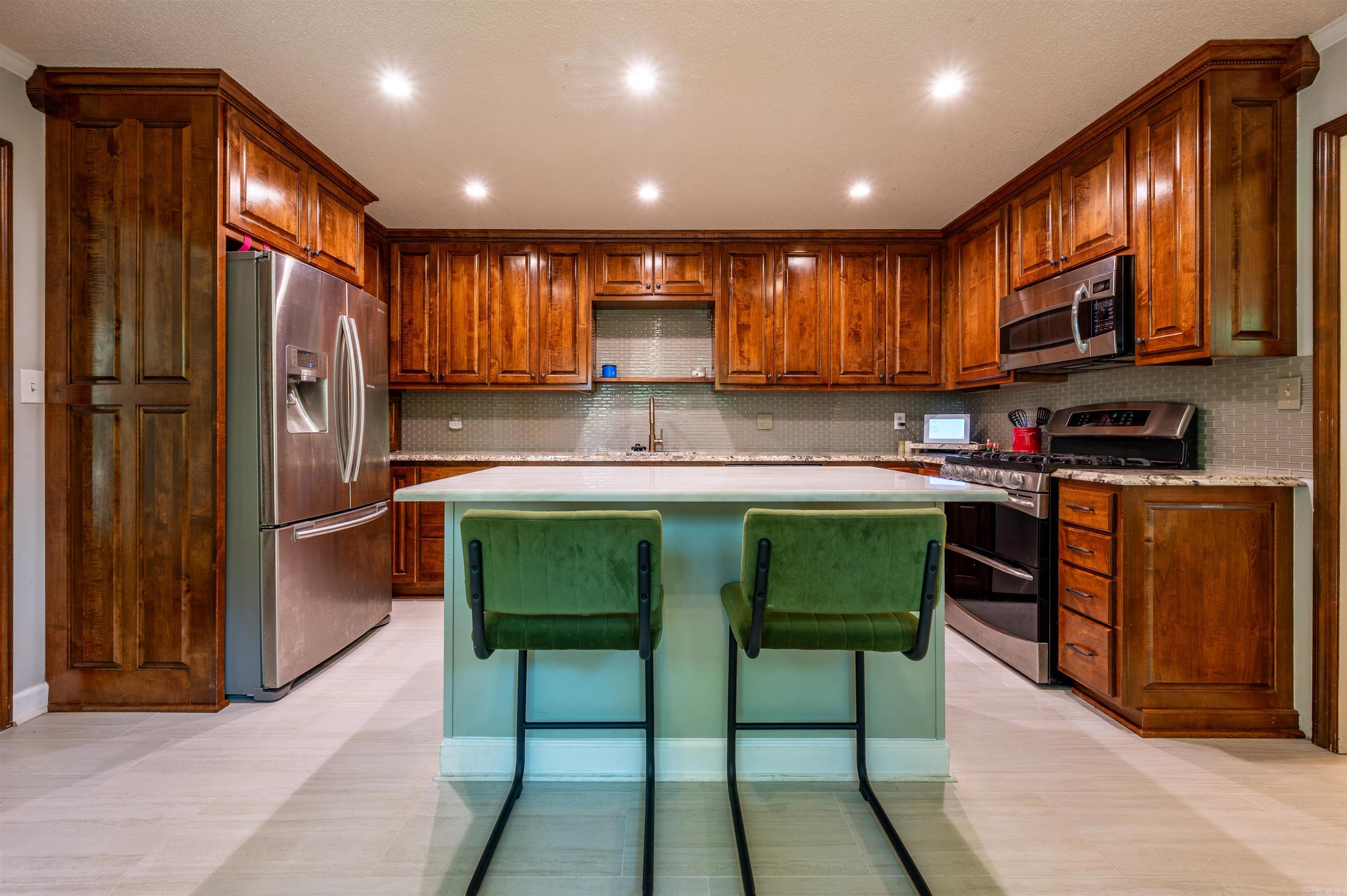 PEBBLE BEACH PARK - Residential