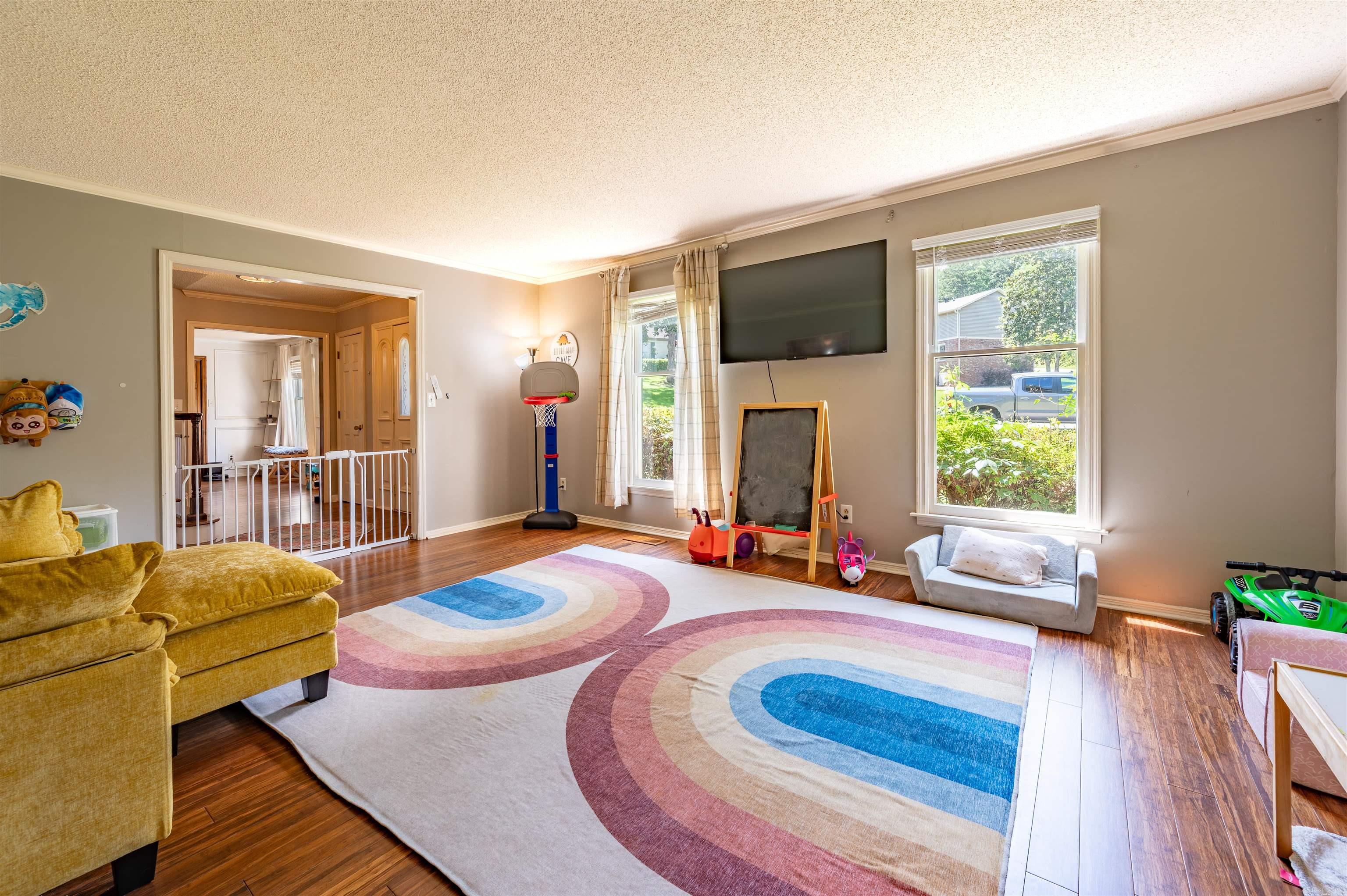 PEBBLE BEACH PARK - Residential