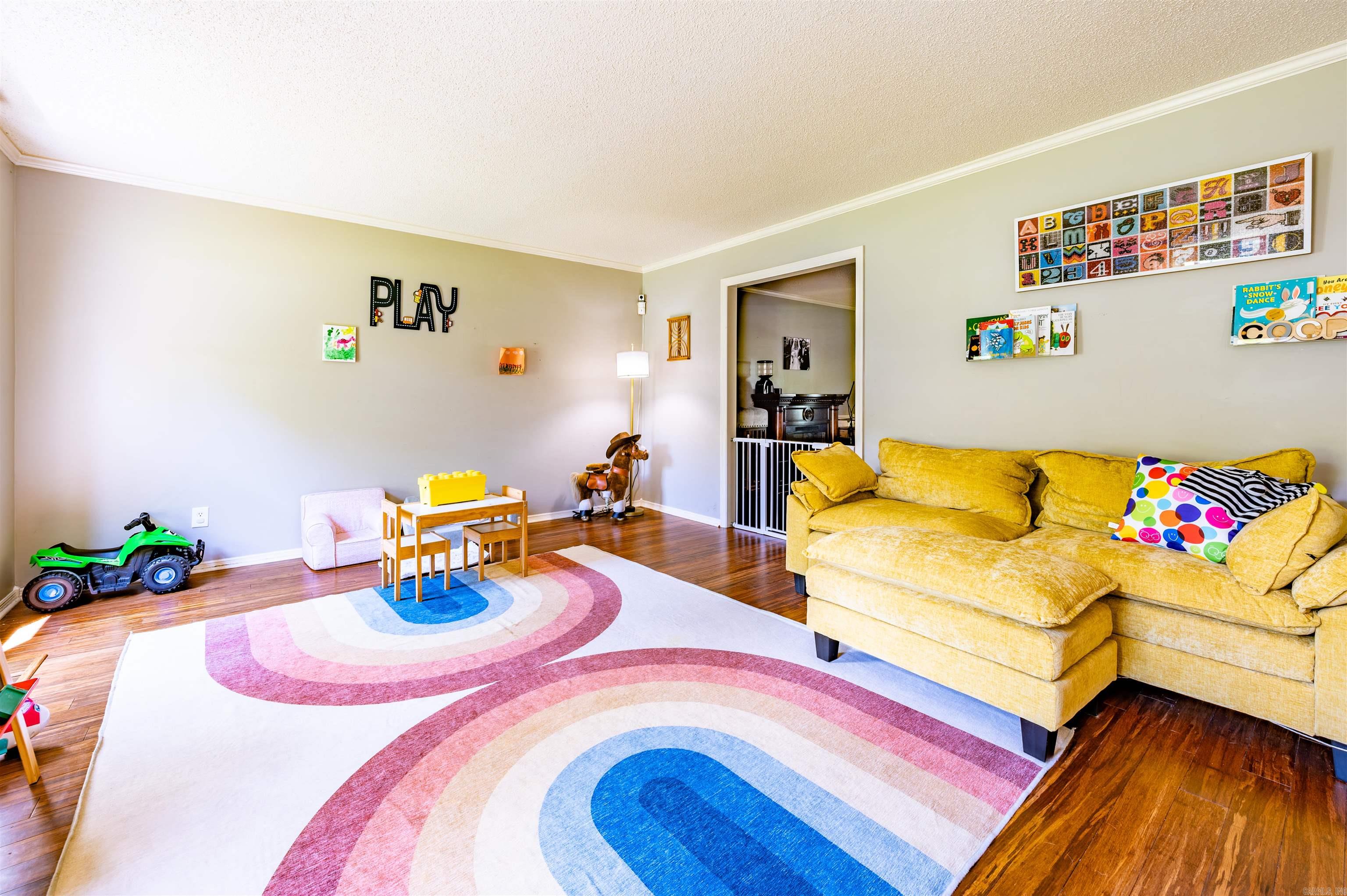 PEBBLE BEACH PARK - Residential