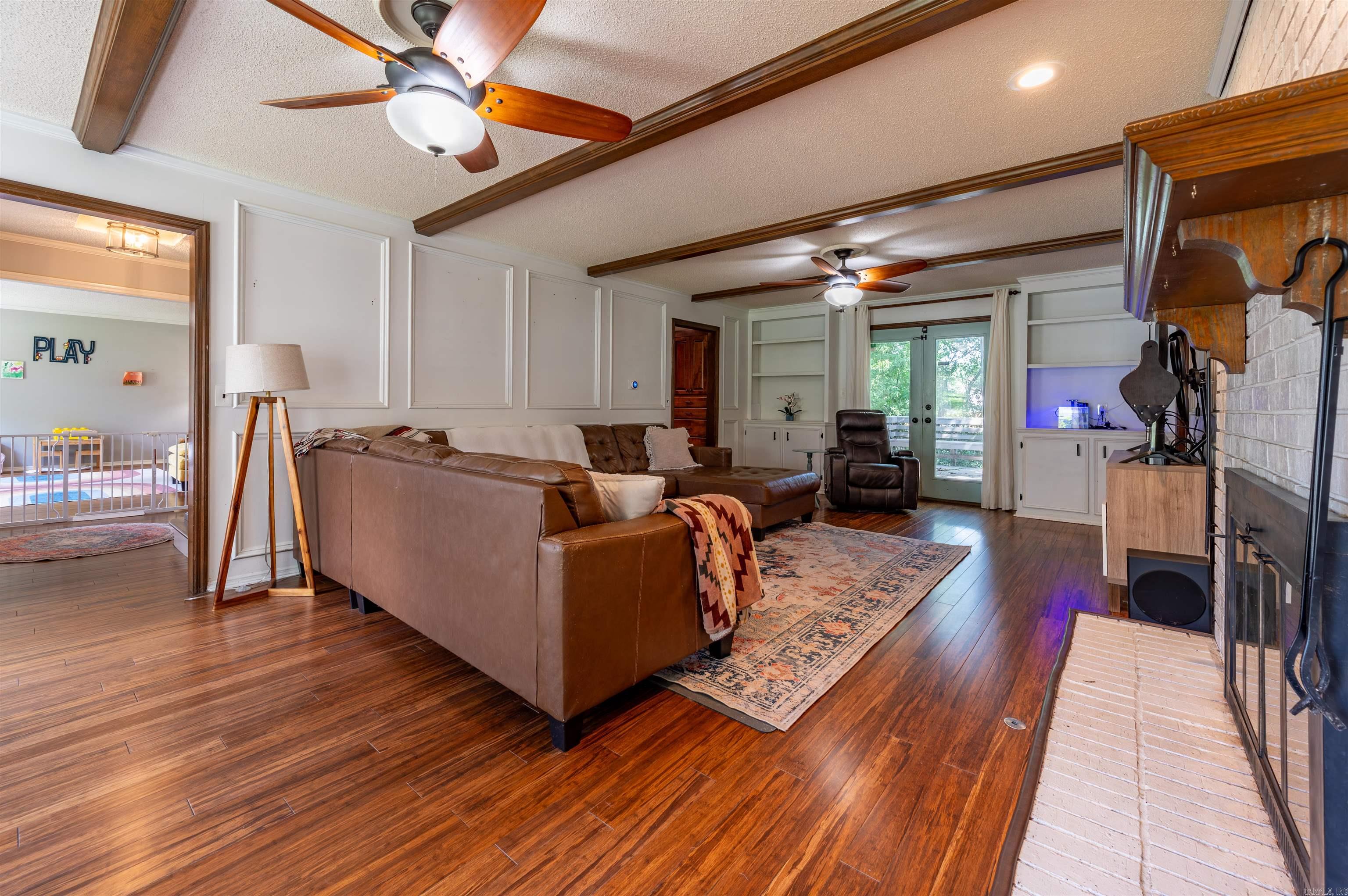 PEBBLE BEACH PARK - Residential