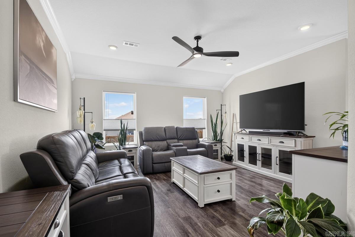 THE MEADOWS - Residential