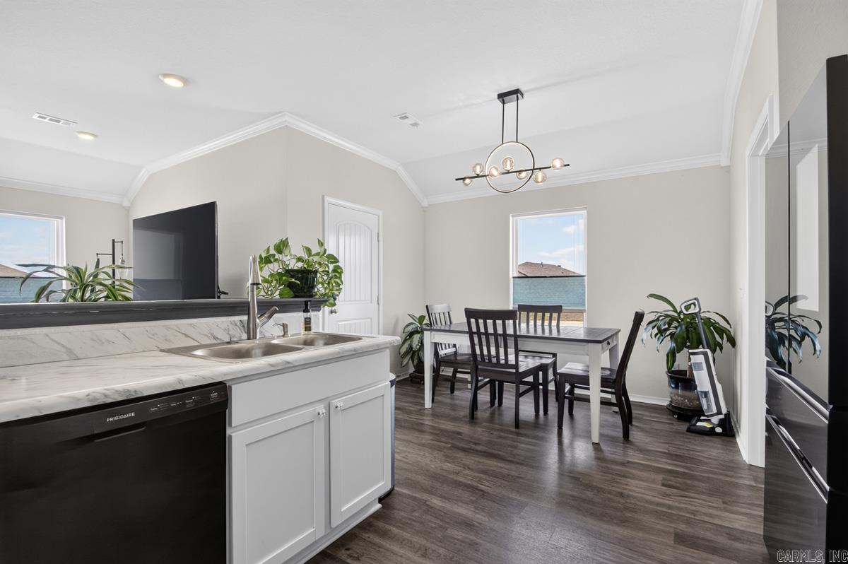 THE MEADOWS - Residential