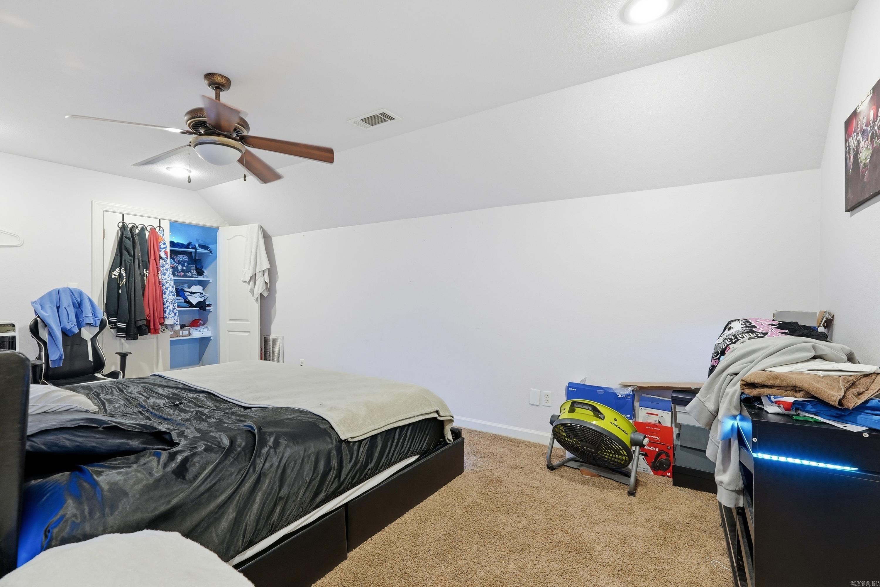 HURRICANE LAKE EST - Residential
