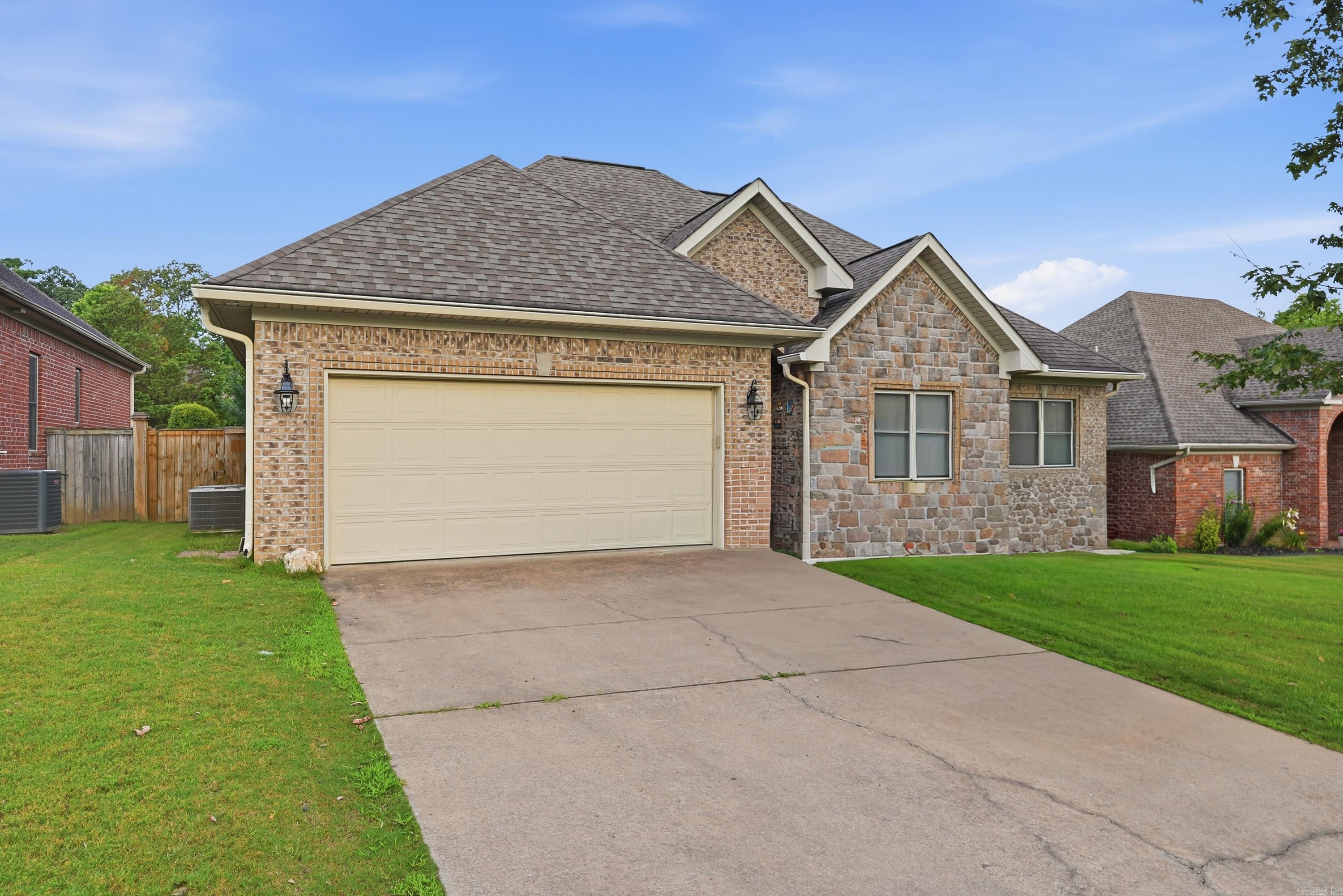 HURRICANE LAKE EST - Residential