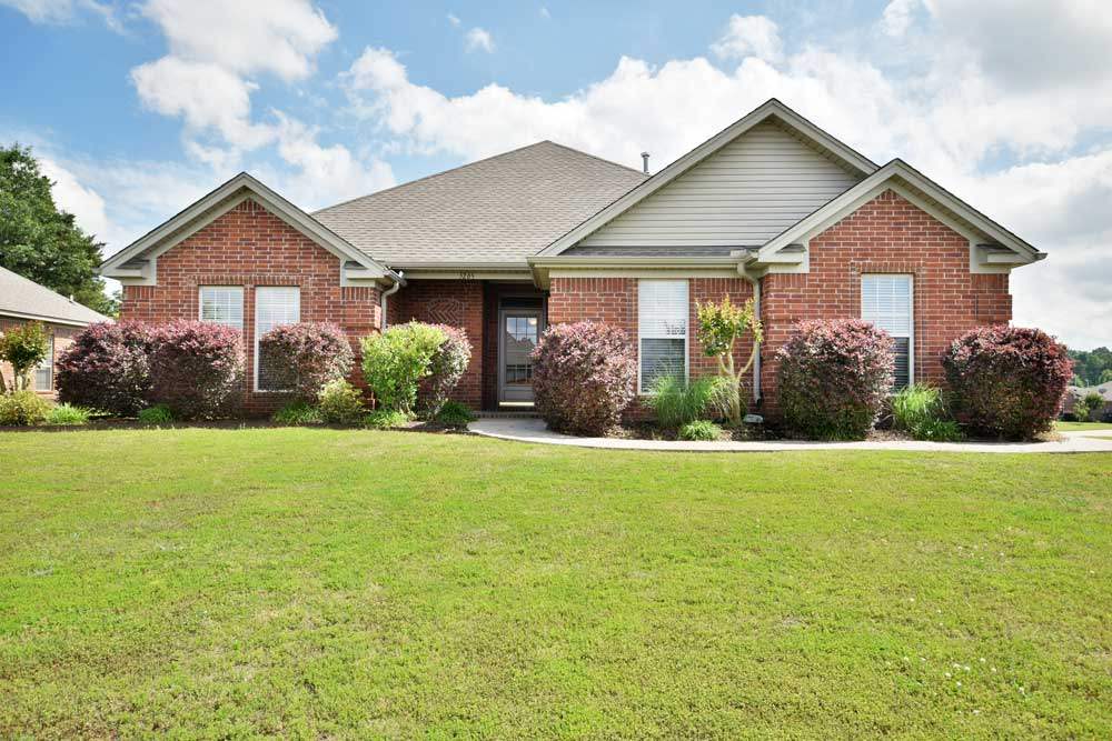 This beautiful brick home is located in Chestnut Meadows on a corner lot with a side entry garage. Rich maple cabinets in the kitchen, crown molding, insulated tilt in windows and a Pella front door are only a few of the features of this 4 bedroom home.  For the price it is a must see. Call today for a showing.