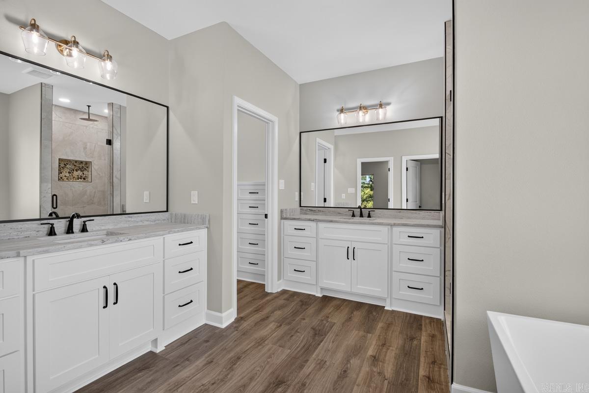 STONEYBROOK - Residential