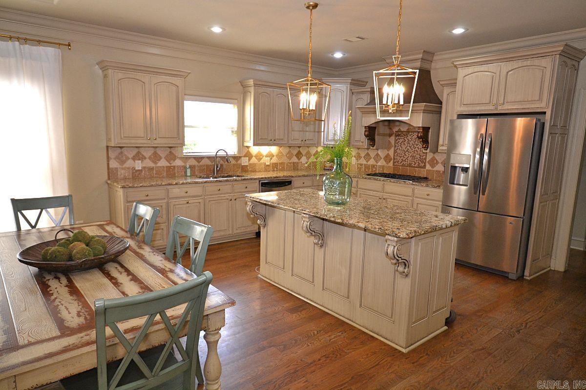 CHENAL VALLEY EPERNAY PLACE - Residential