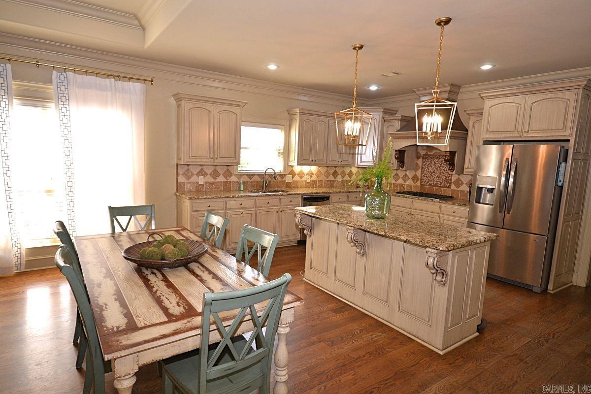 CHENAL VALLEY EPERNAY PLACE - Residential