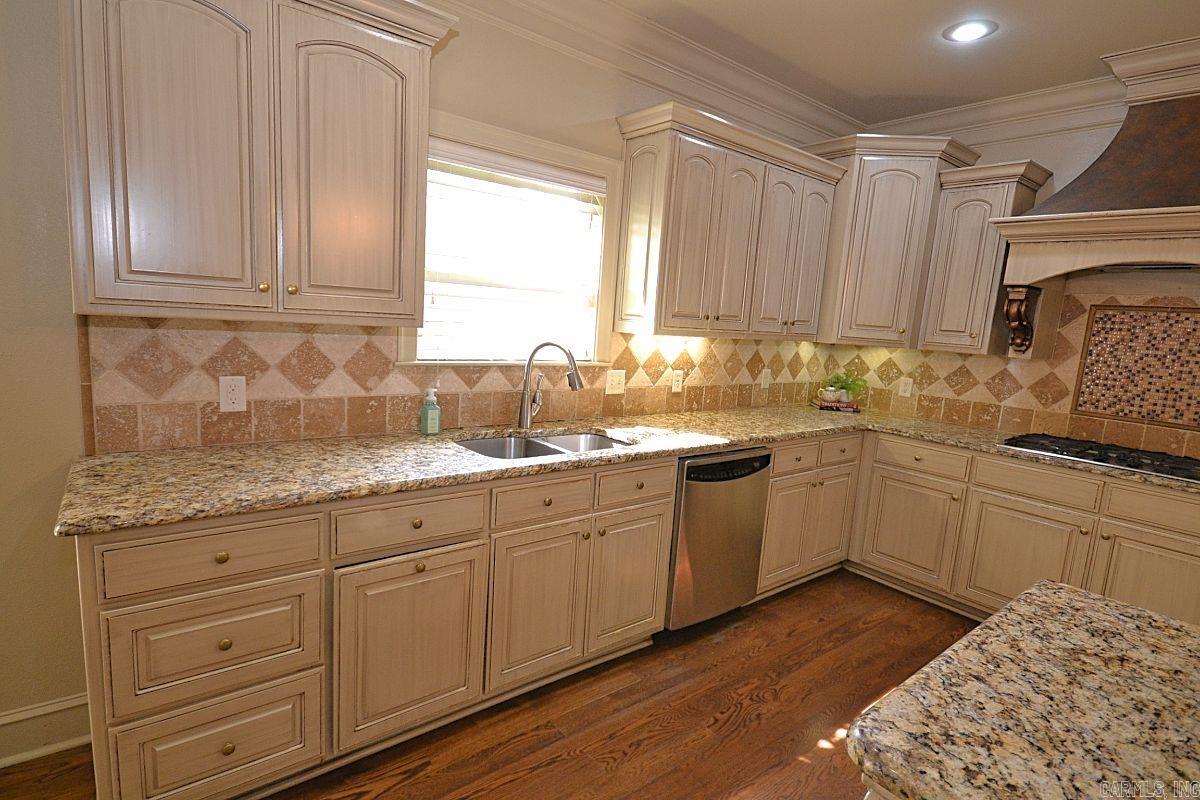 CHENAL VALLEY EPERNAY PLACE - Residential