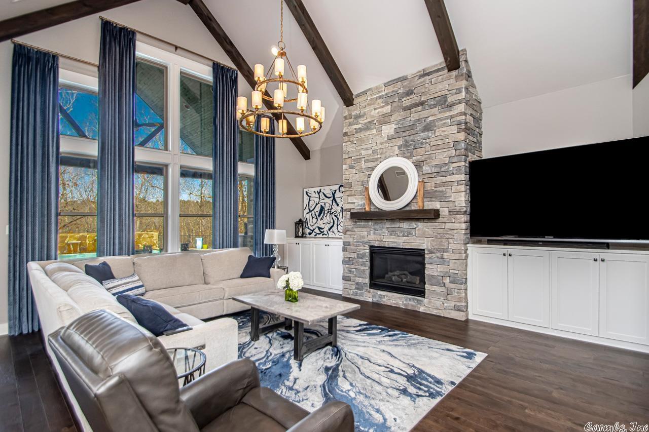 WOODLANDS EDGE - Residential