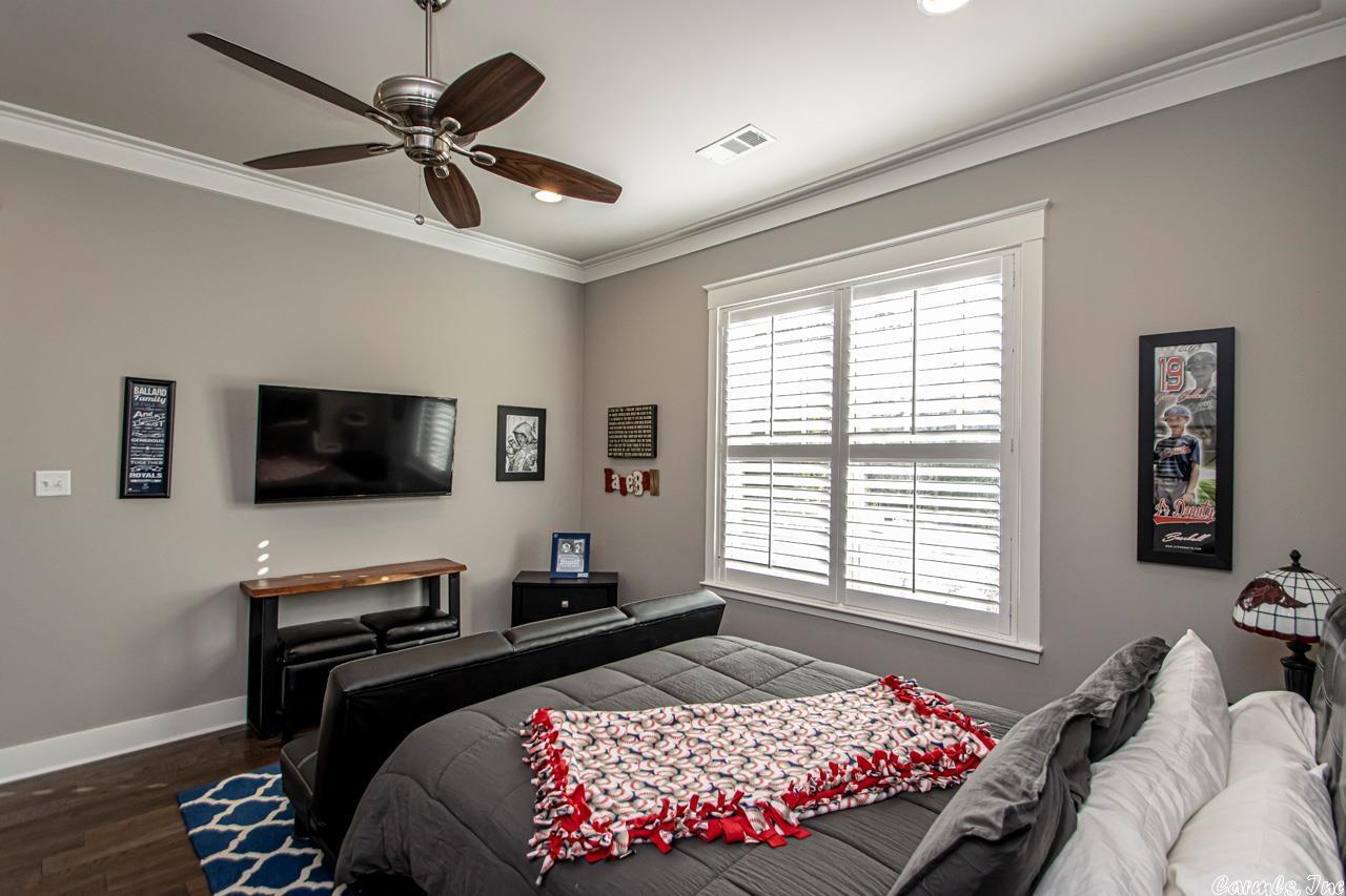 WOODLANDS EDGE - Residential